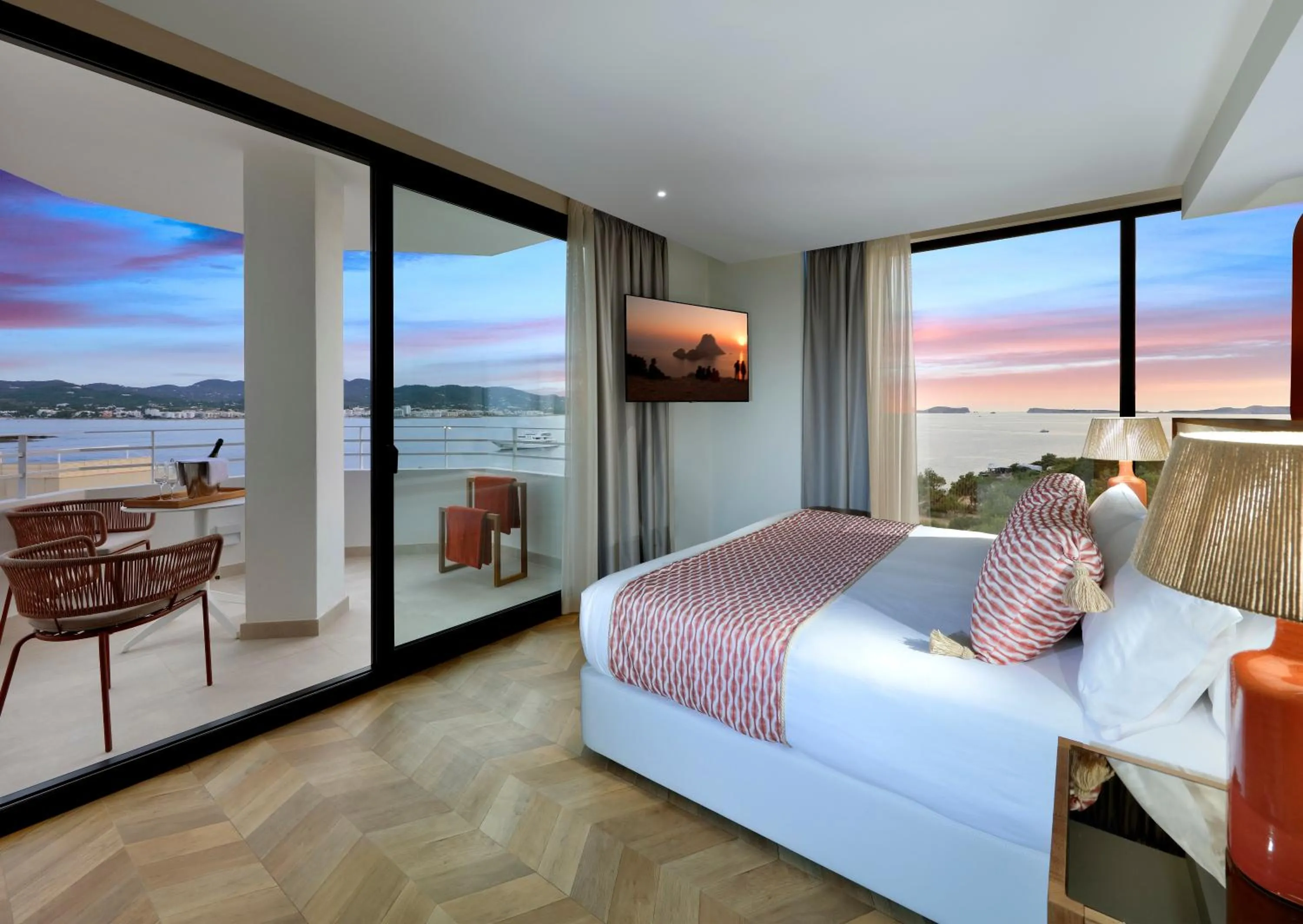 View (from property/room), Bed in TRS Ibiza Hotel - Adults Only