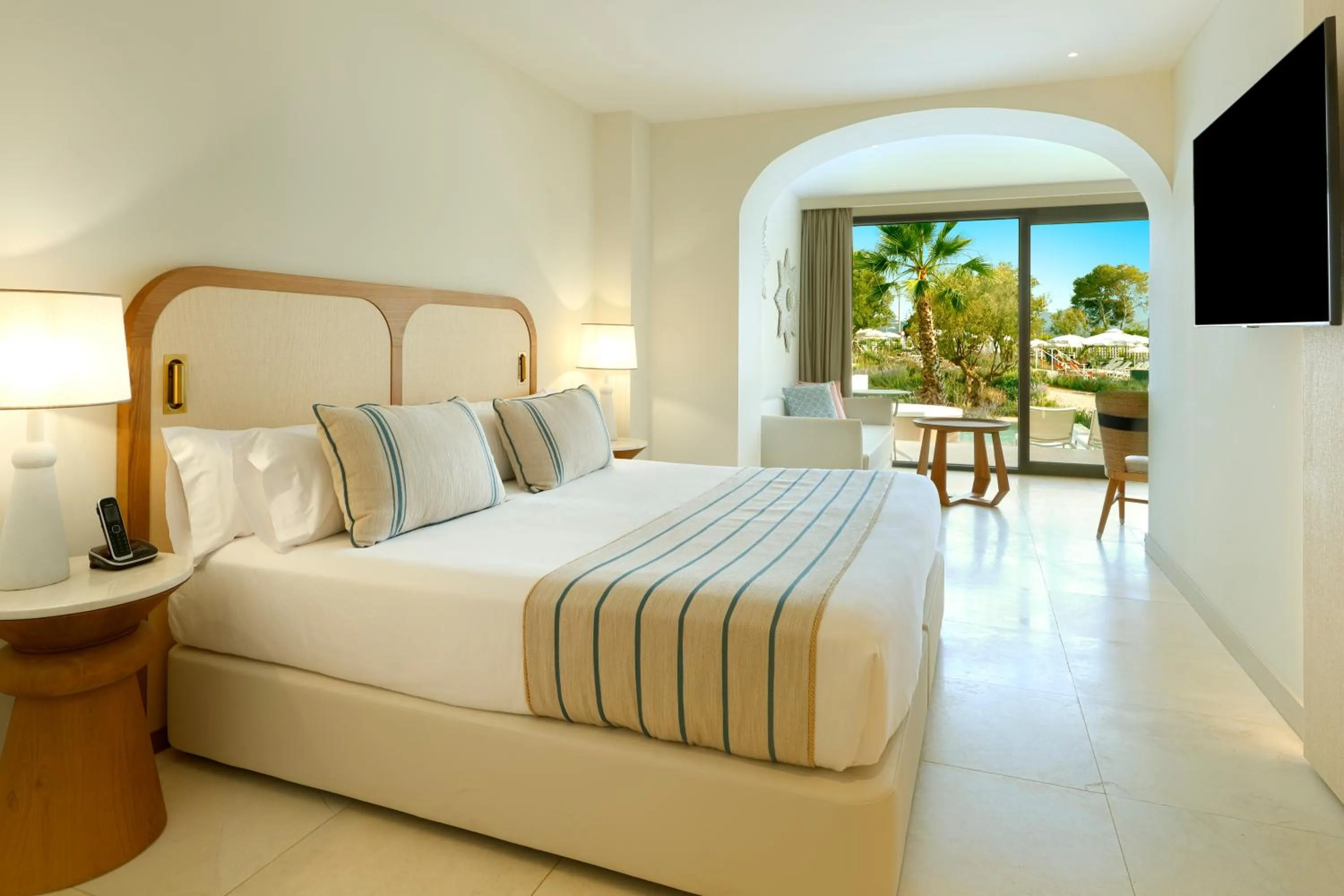 room service, Bed in TRS Ibiza Hotel - Adults Only