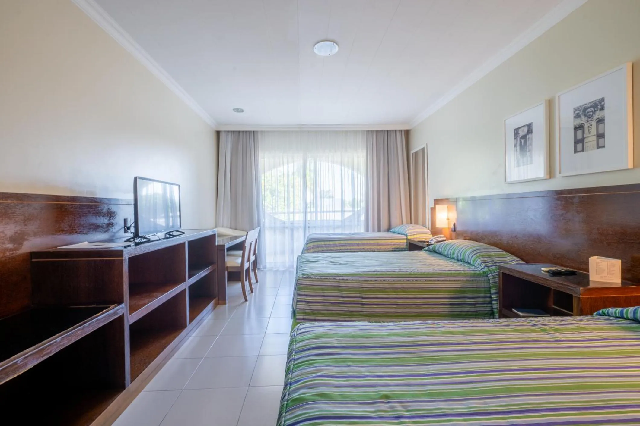 Photo of the whole room, Bed in Bahia Plaza Hotel