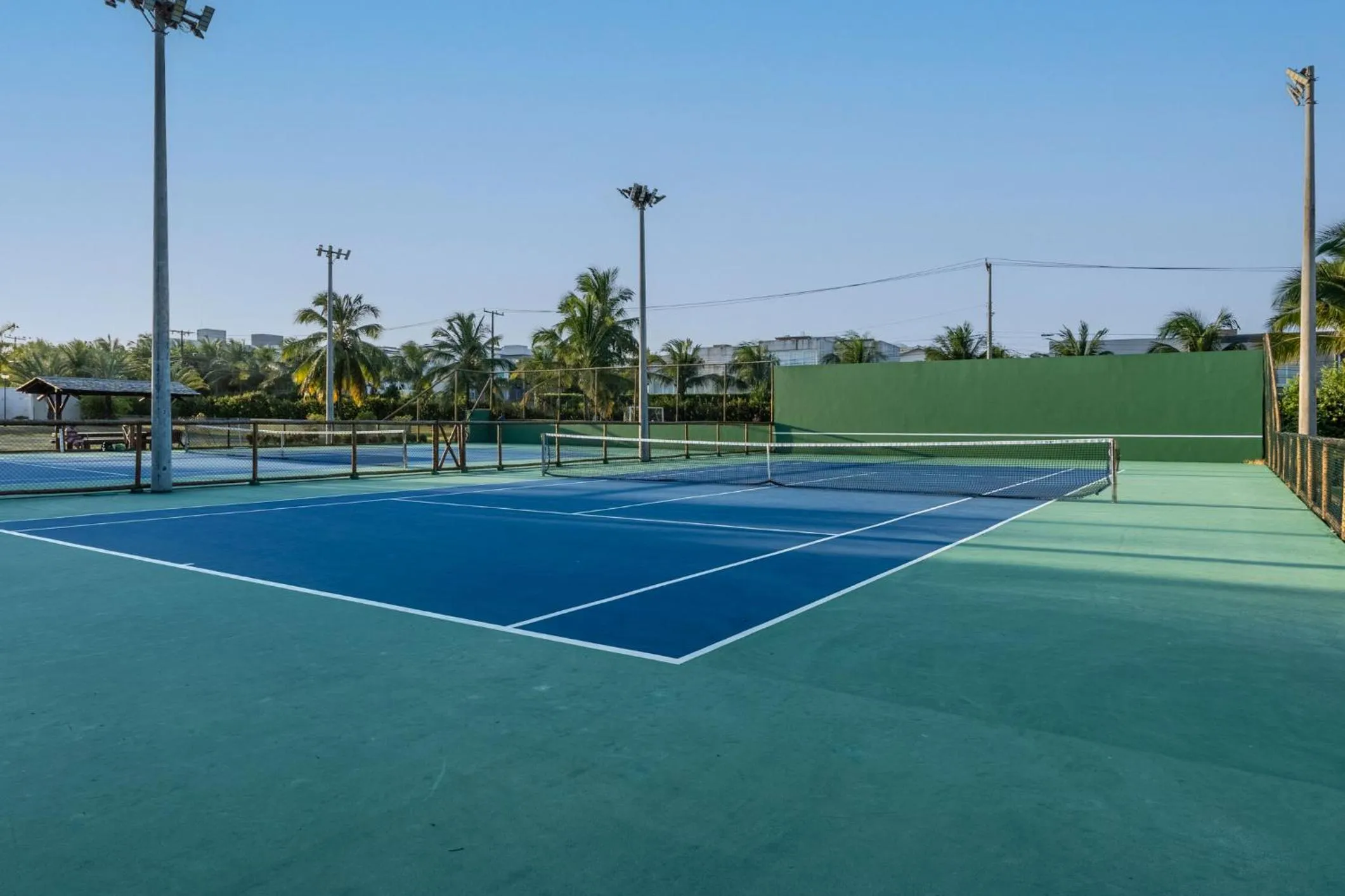 Tennis court in Bahia Plaza Hotel