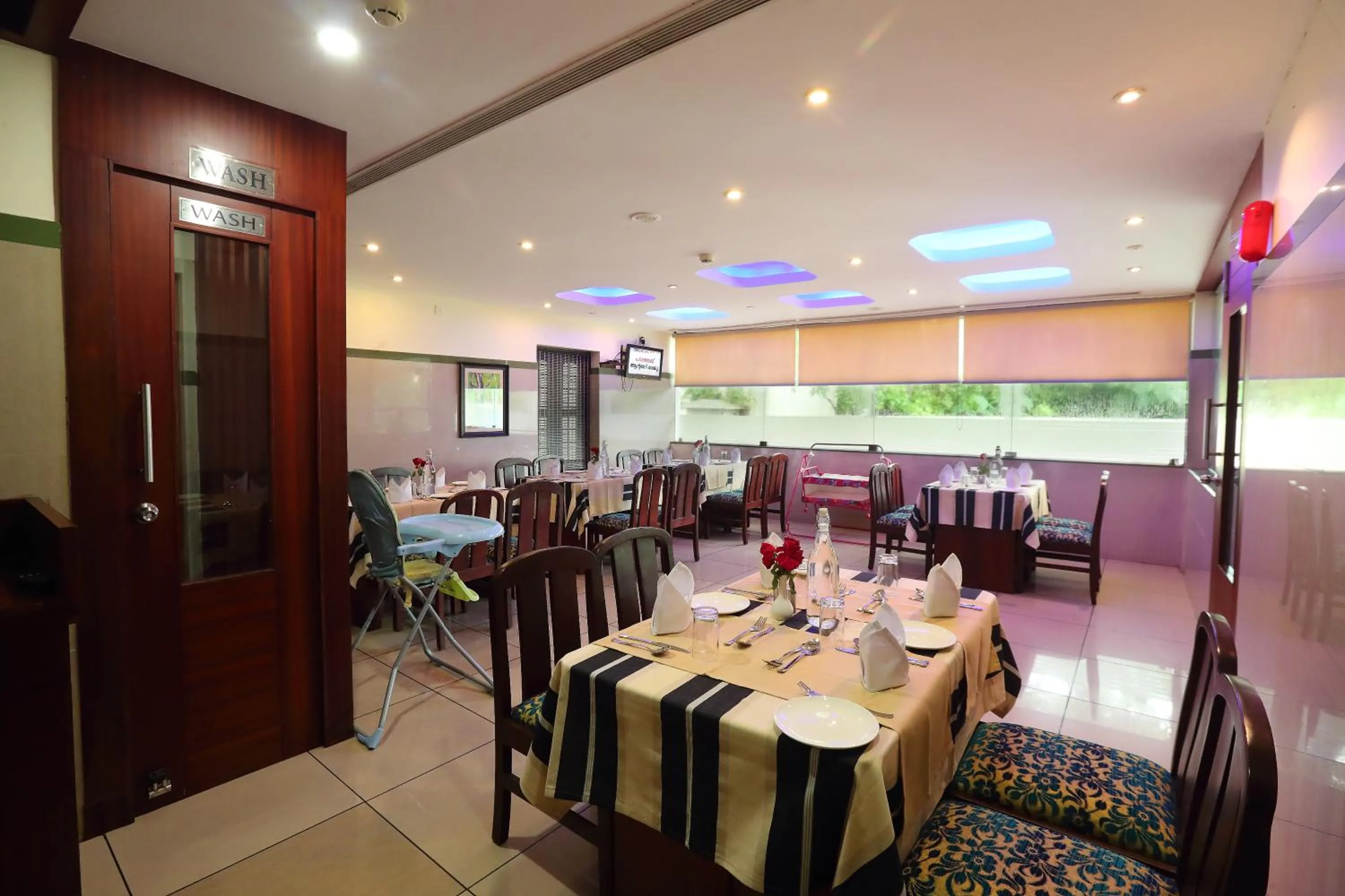 Restaurant/places to eat in Hotel Indraprastha varkala