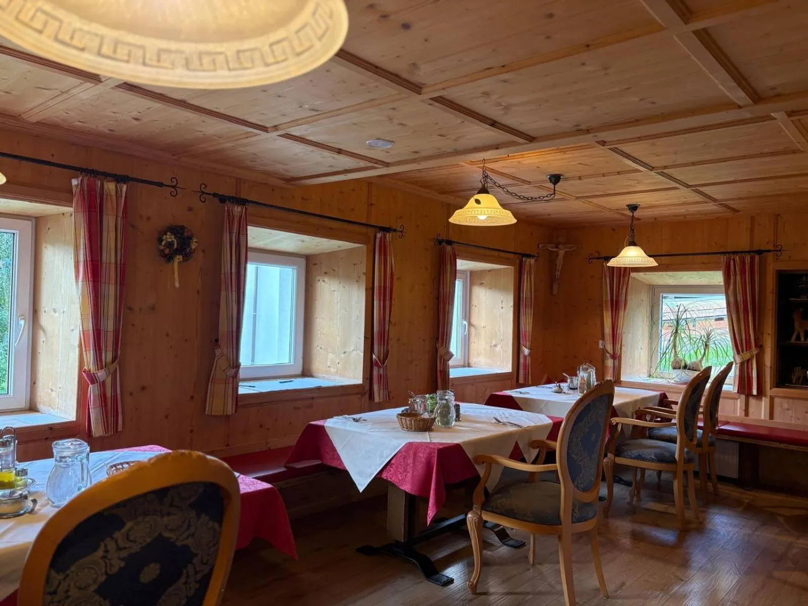 Restaurant/places to eat in Pension Wirt am Bach