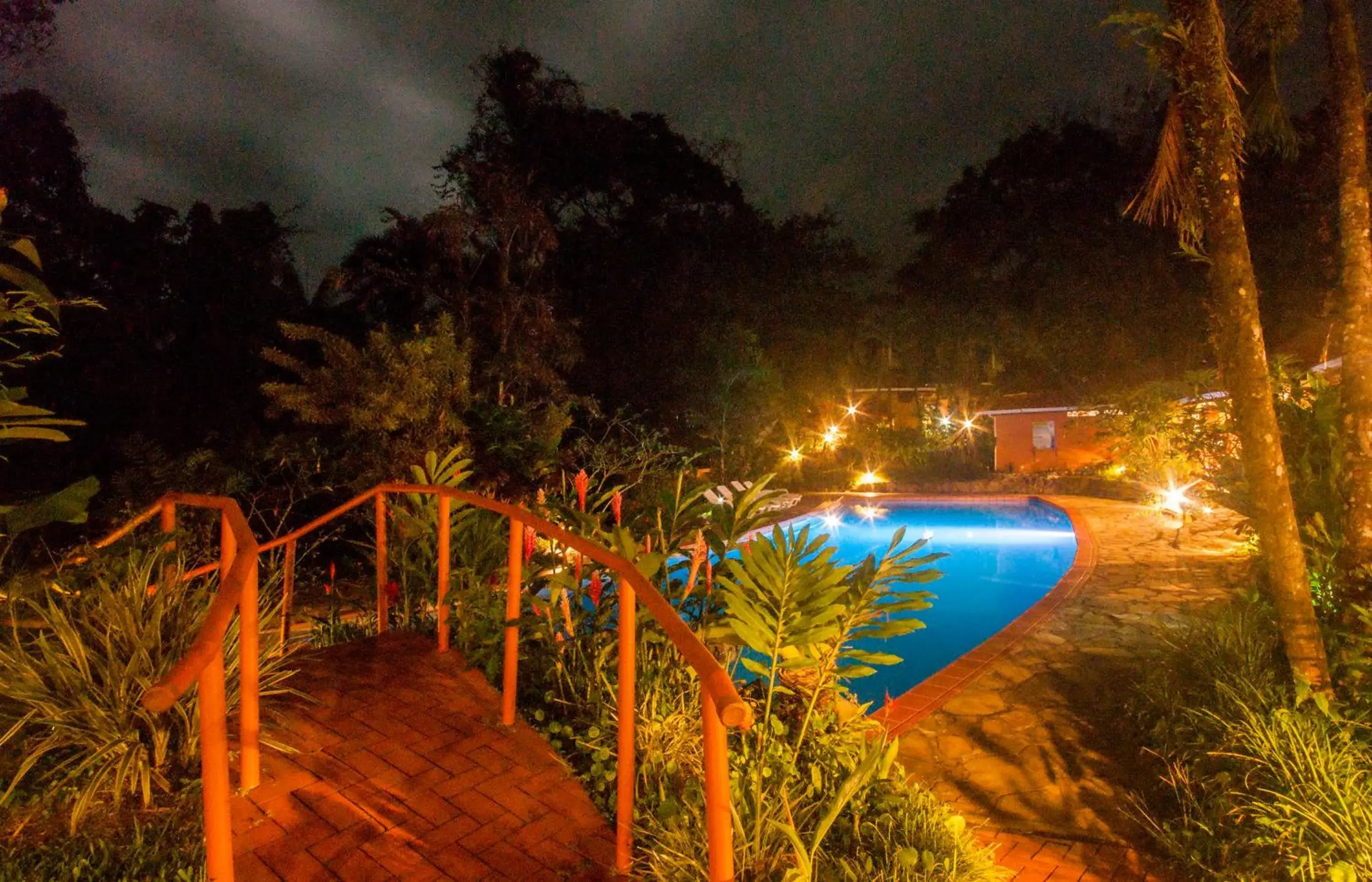 Pool view in Finca Luna Nueva Lodge Pool view in Finca Luna Nueva Lodge