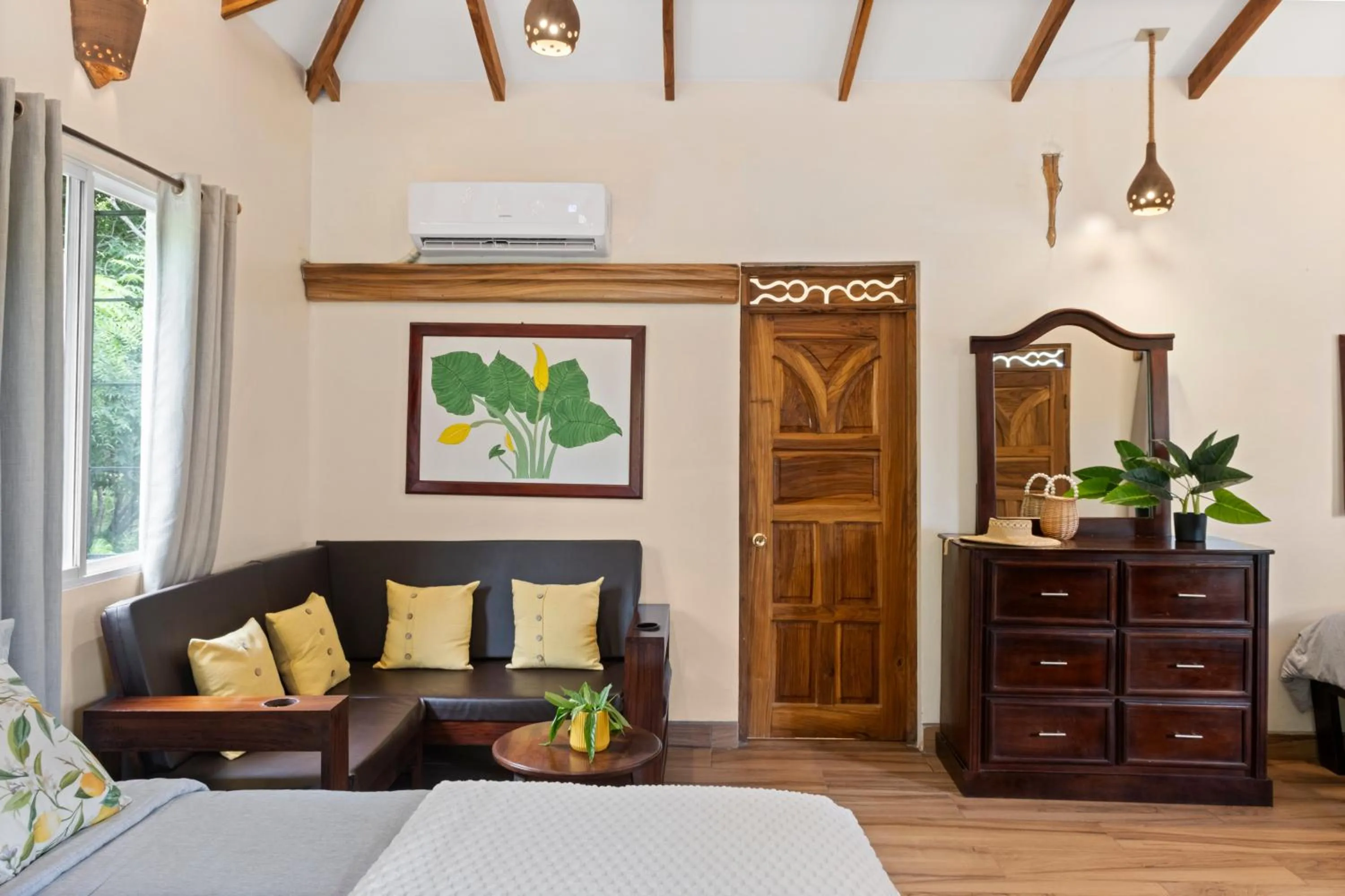 Seating area, Bed in Nicawaves