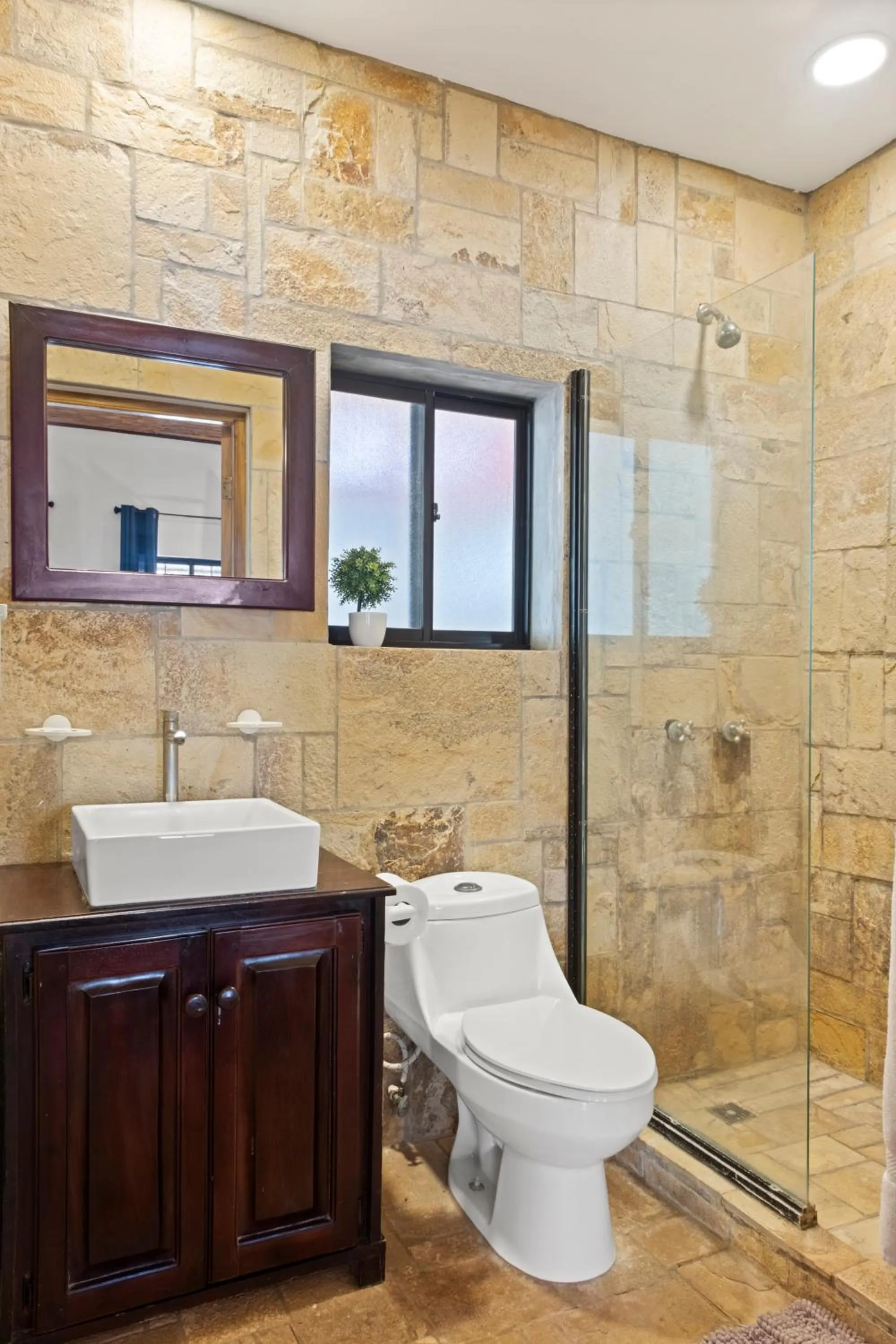 Bathroom in Nicawaves