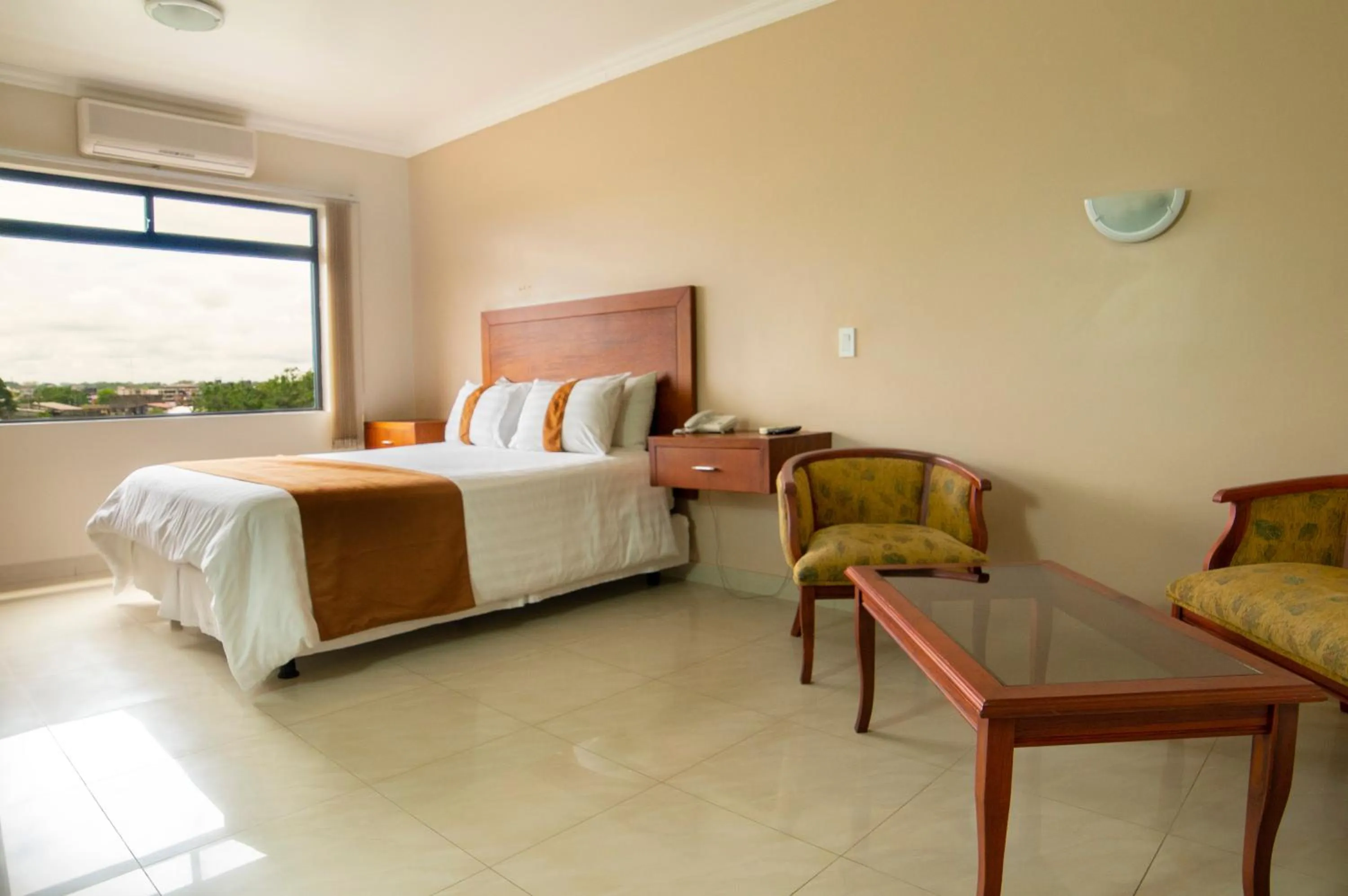 Bedroom, Bed in Gran Hotel De Lago - El Coca