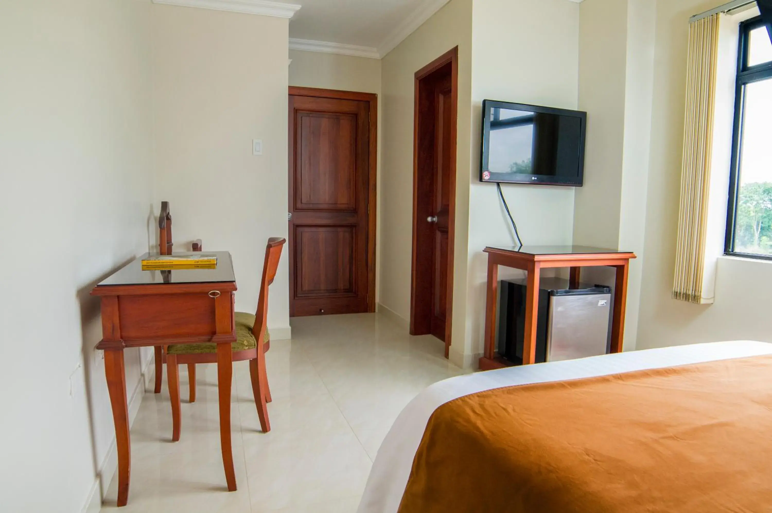 Two-Bedroom Apartment in Gran Hotel De Lago - El Coca Two-Bedroom Apartment in Gran Hotel De Lago - El Coca