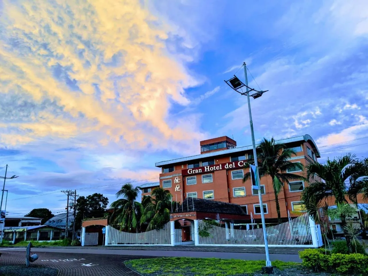 Property building in Gran Hotel De Lago - El Coca