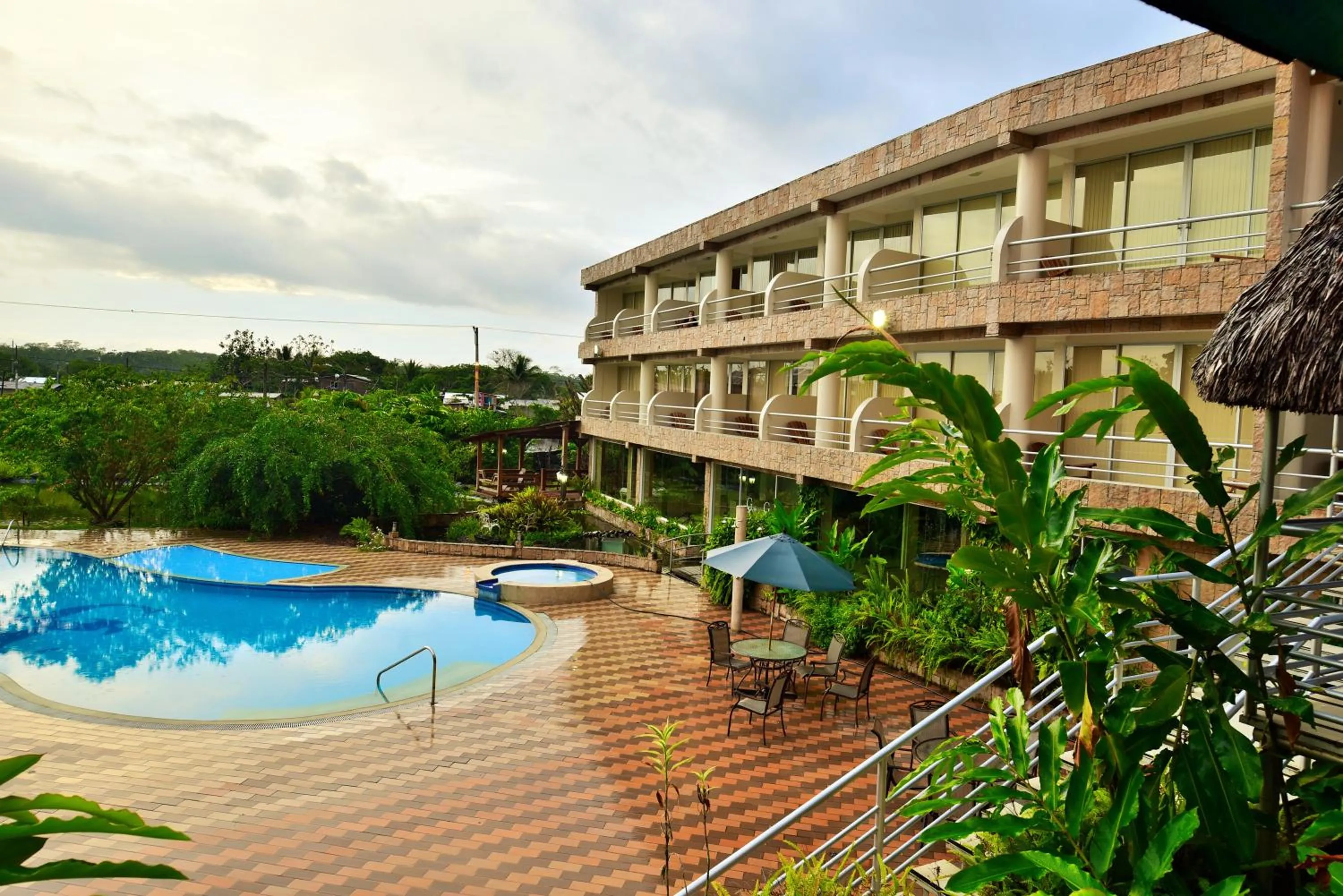 Swimming pool in Gran Hotel De Lago - El Coca