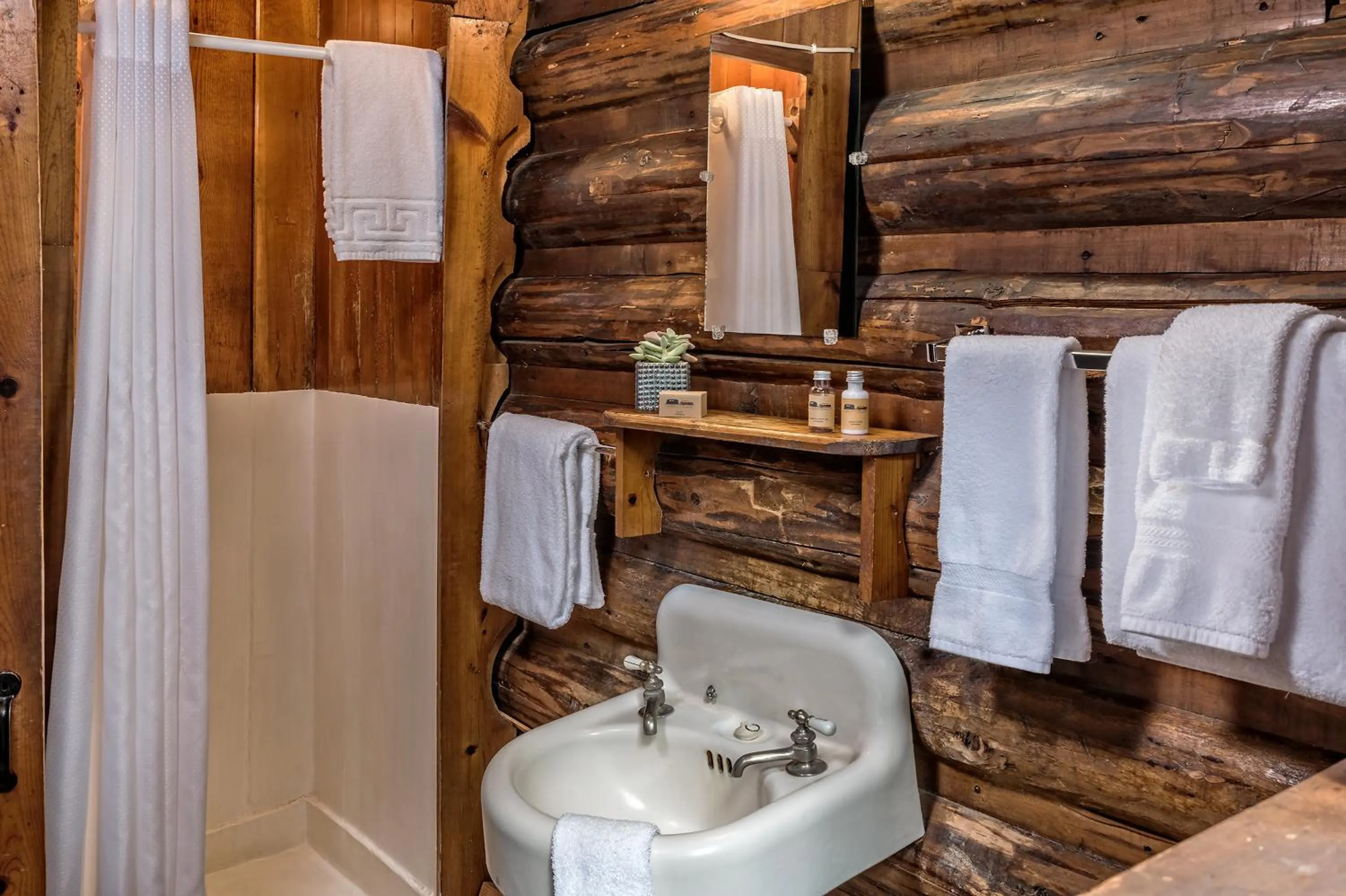 Bathroom in Shelter Cove Resort & Marina