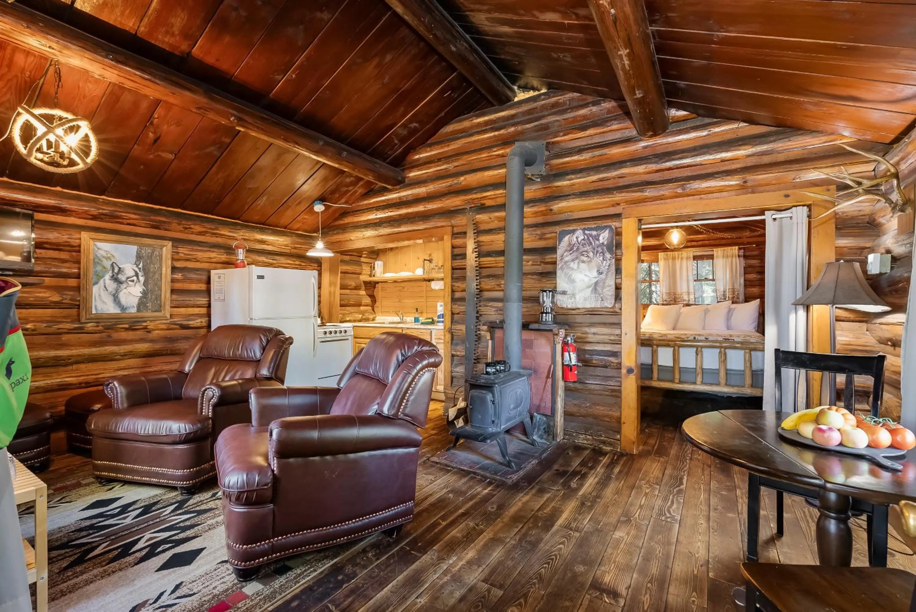 Living room in Shelter Cove Resort & Marina