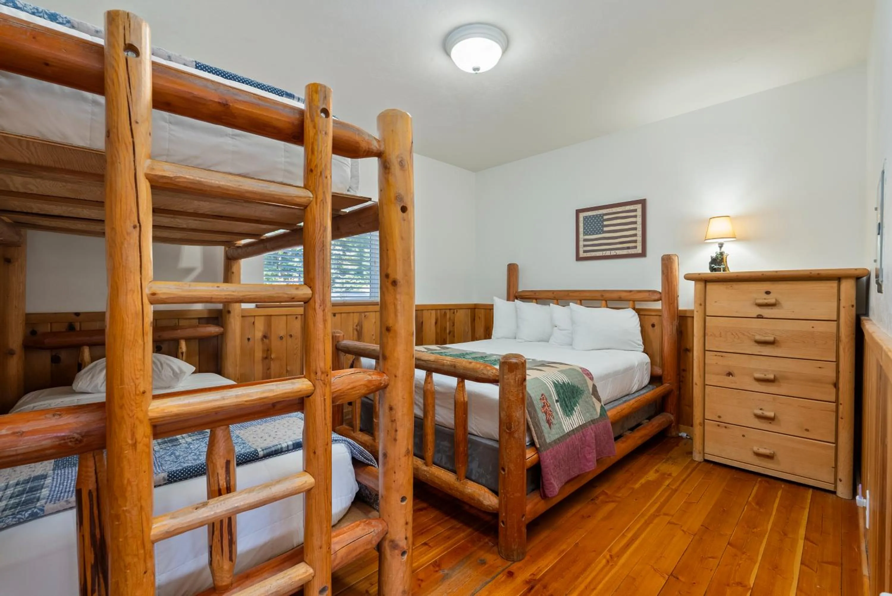 Bedroom in Shelter Cove Resort & Marina