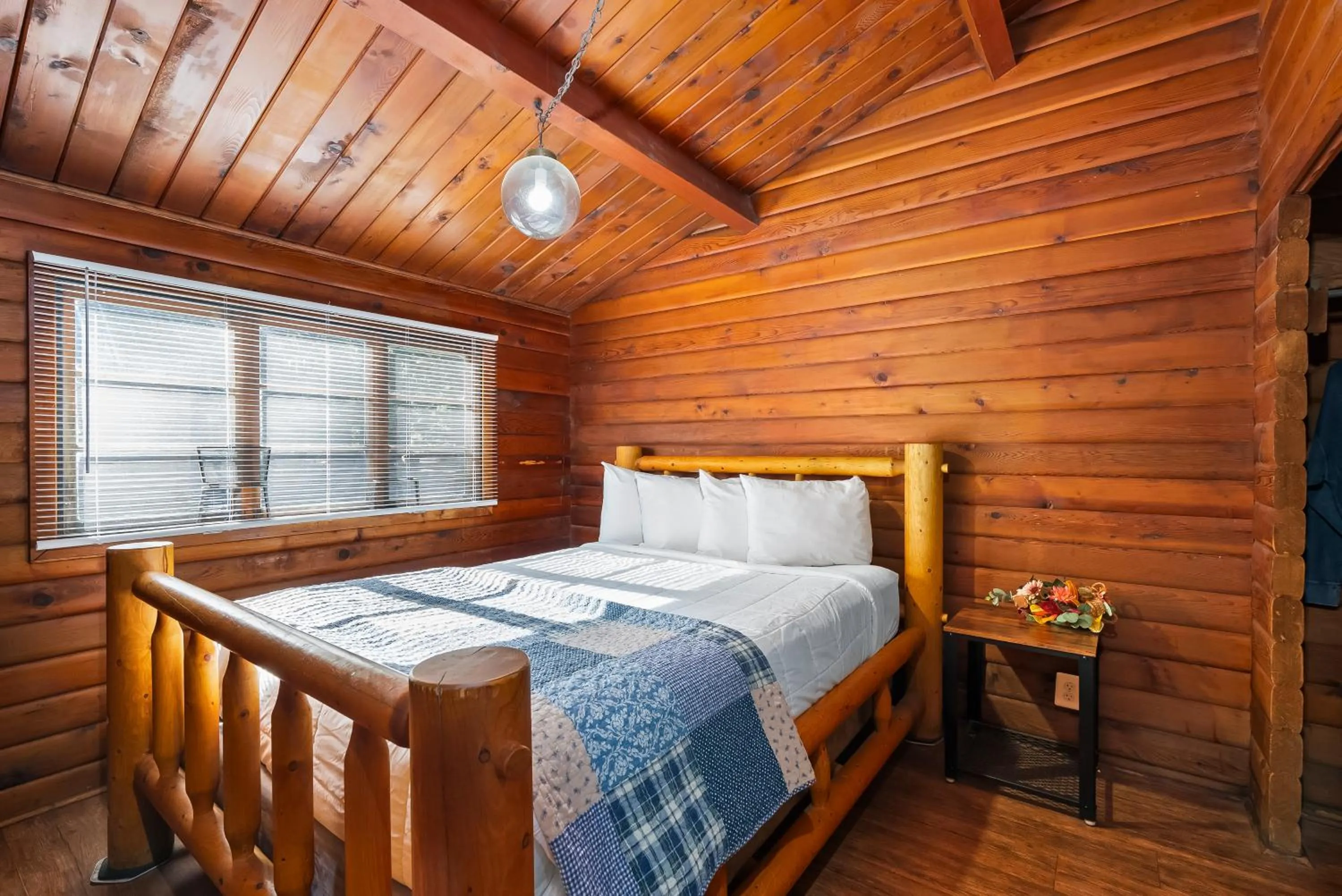 Bedroom in Shelter Cove Resort & Marina