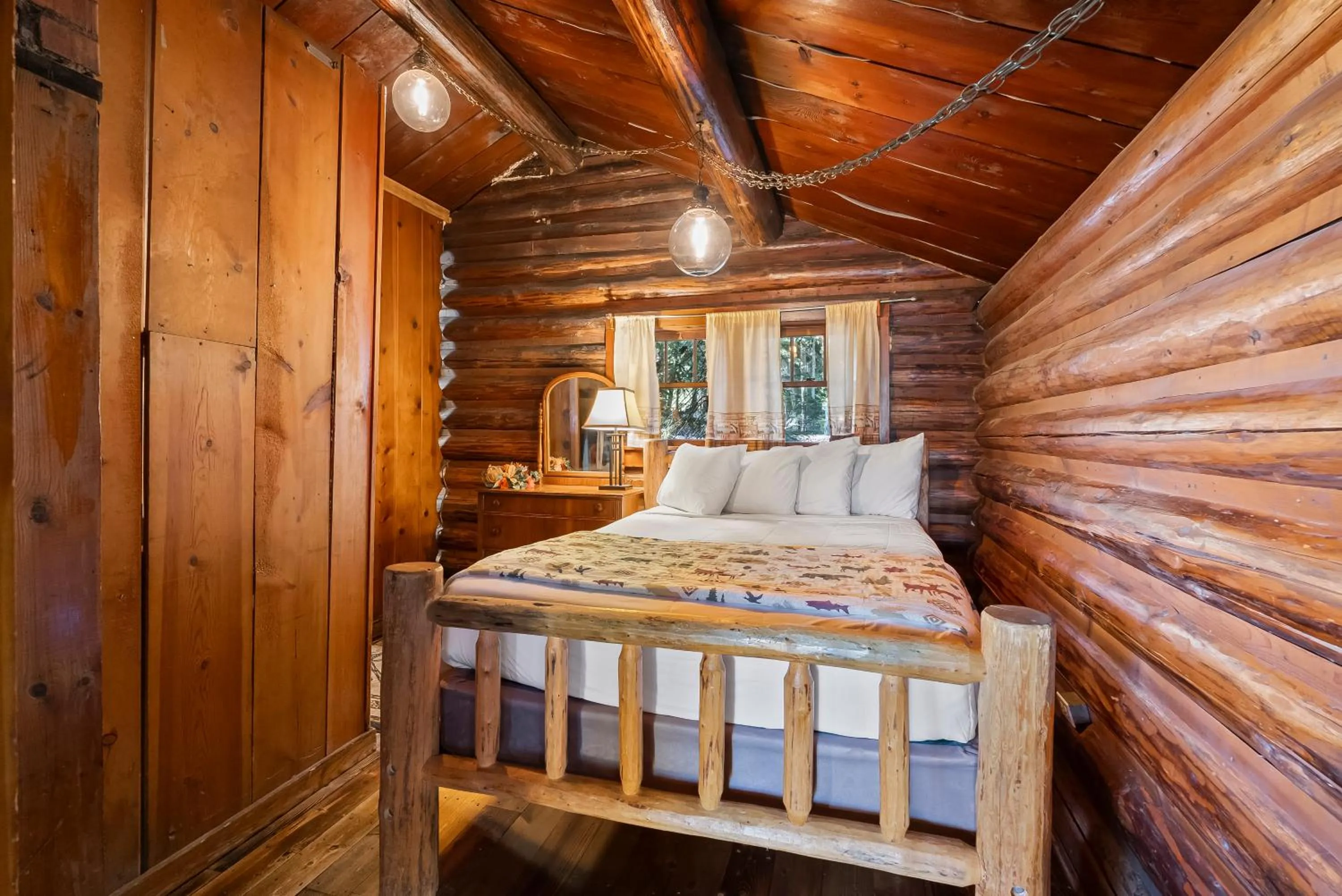 Bedroom in Shelter Cove Resort & Marina