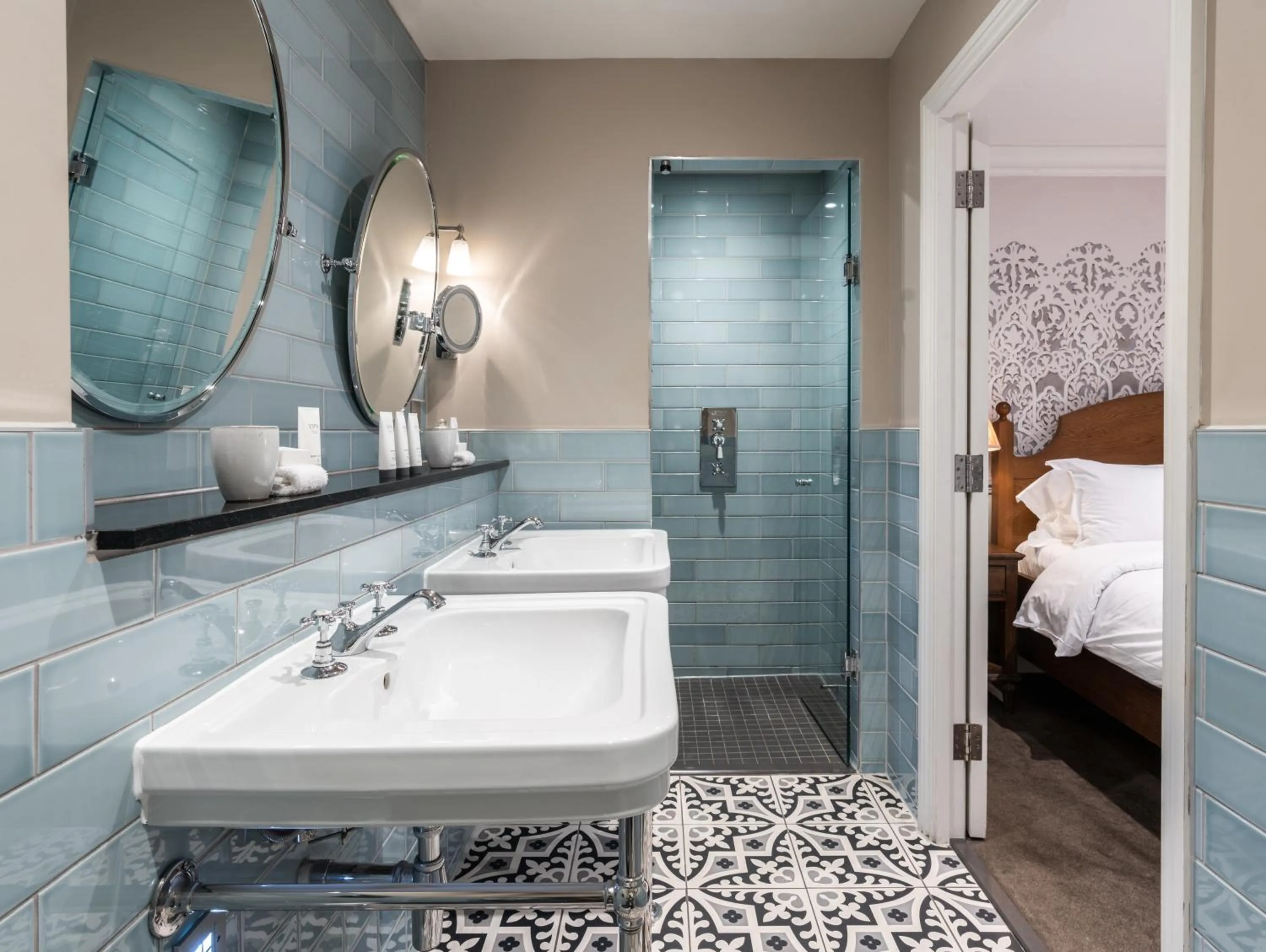 Shower, Bed in King Street Townhouse