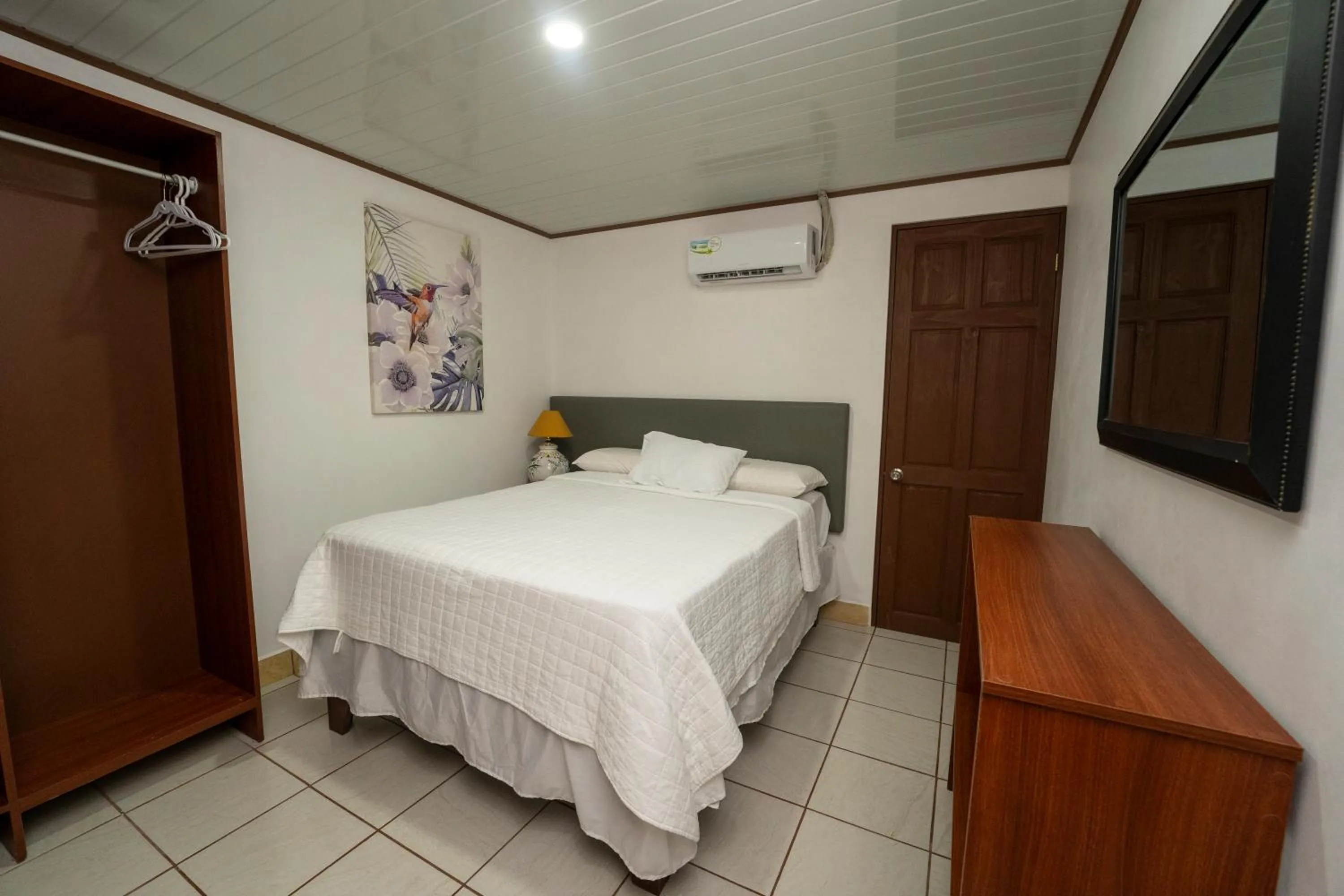 Photo of the whole room, Bed in Hotel Tortuguero Beachfront