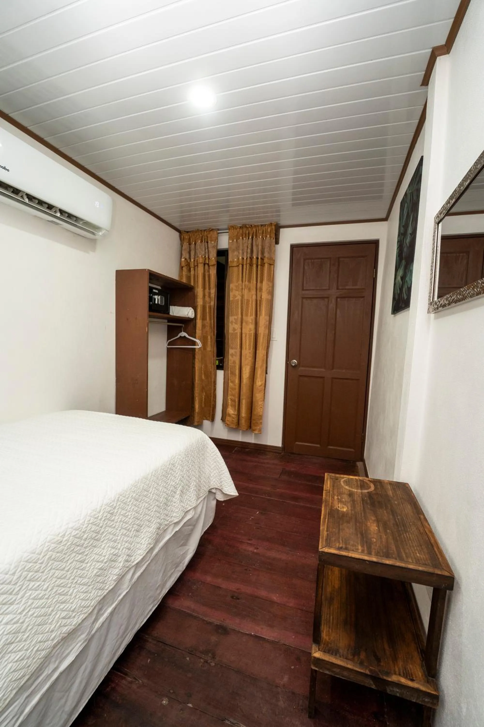 Photo of the whole room, Bed in Hotel Tortuguero Beachfront