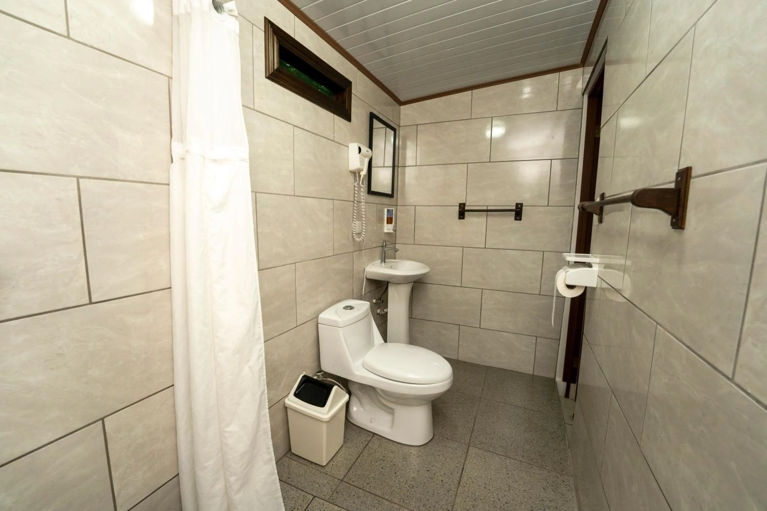 Bathroom in Hotel Tortuguero Beachfront
