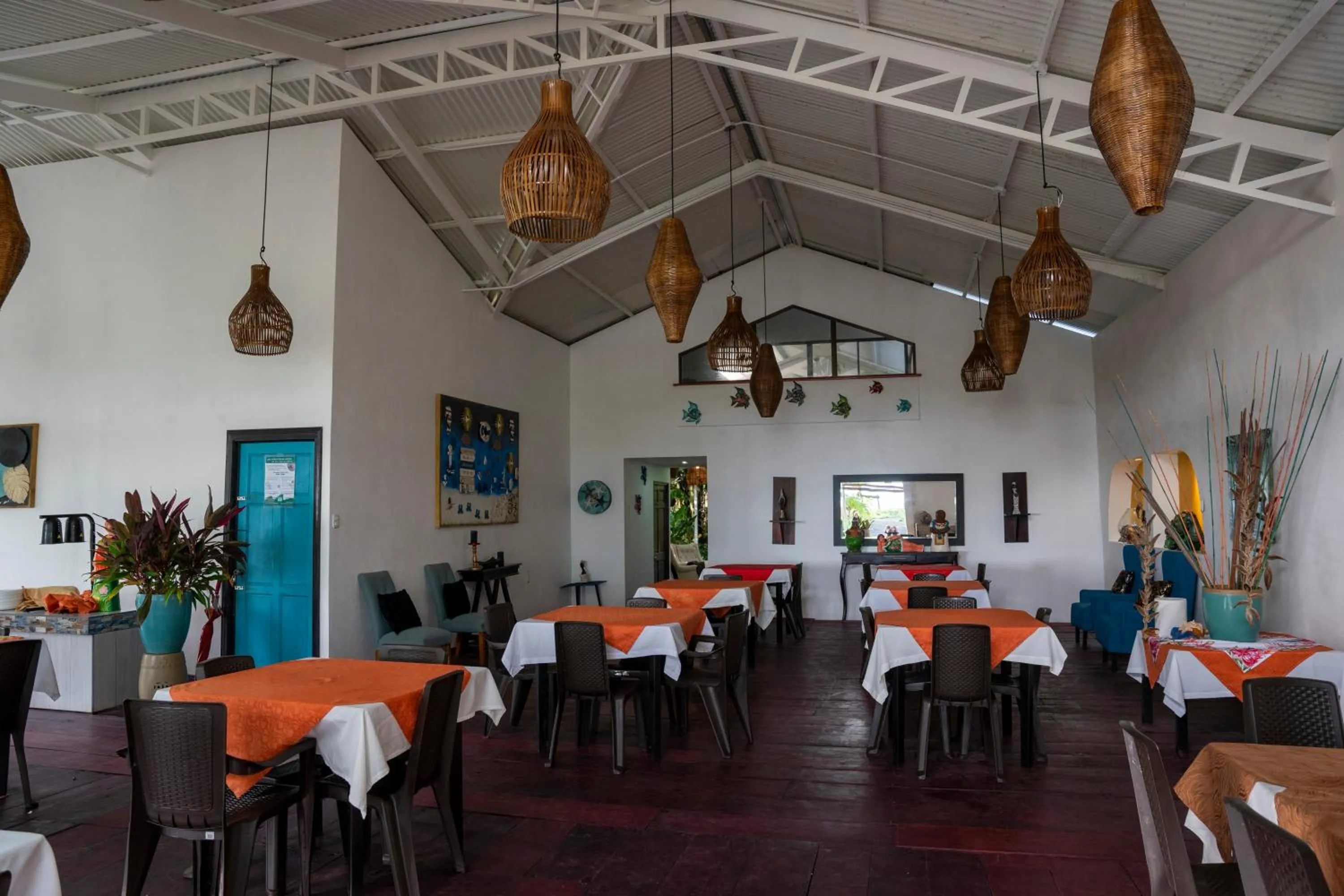 Restaurant/places to eat in Hotel Tortuguero Beachfront