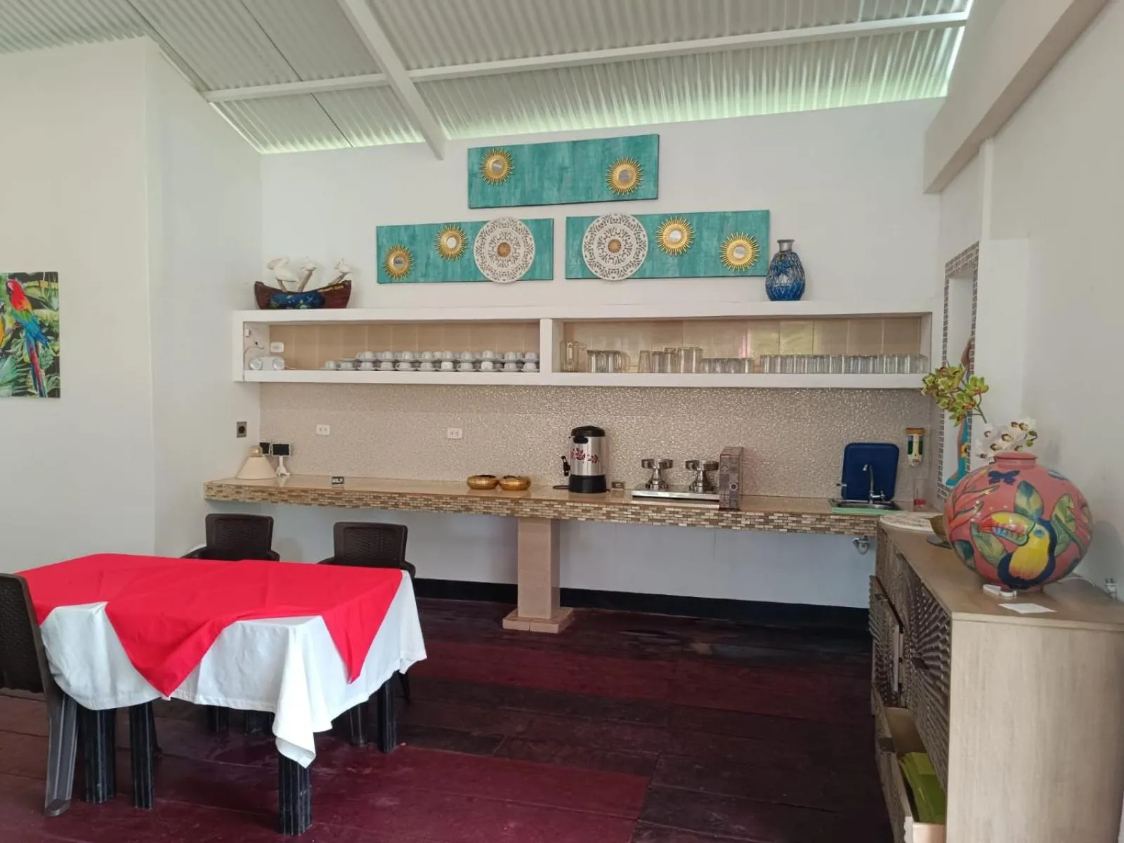 Dining area in Hotel Tortuguero Beachfront