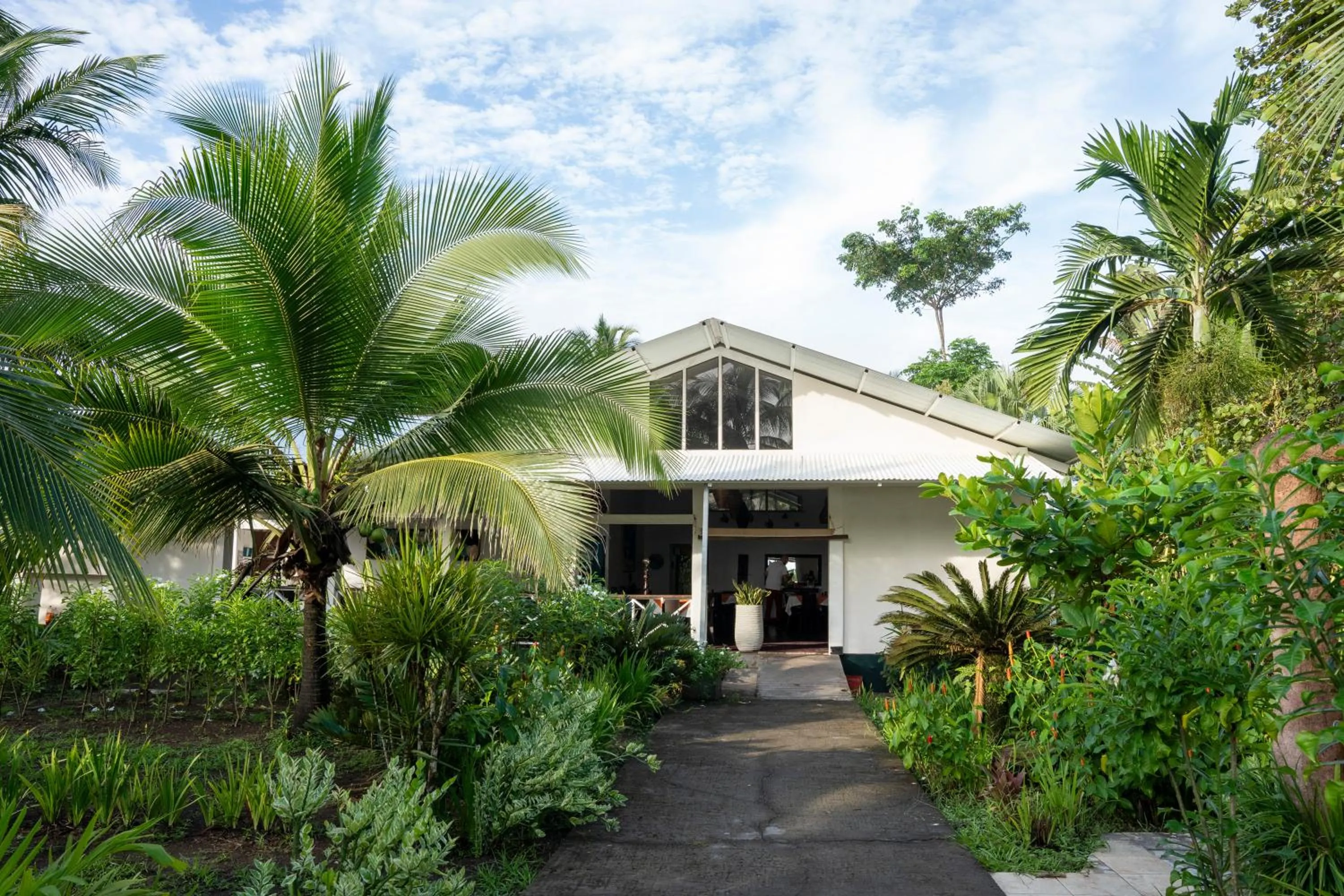 Property building in Hotel Tortuguero Beachfront