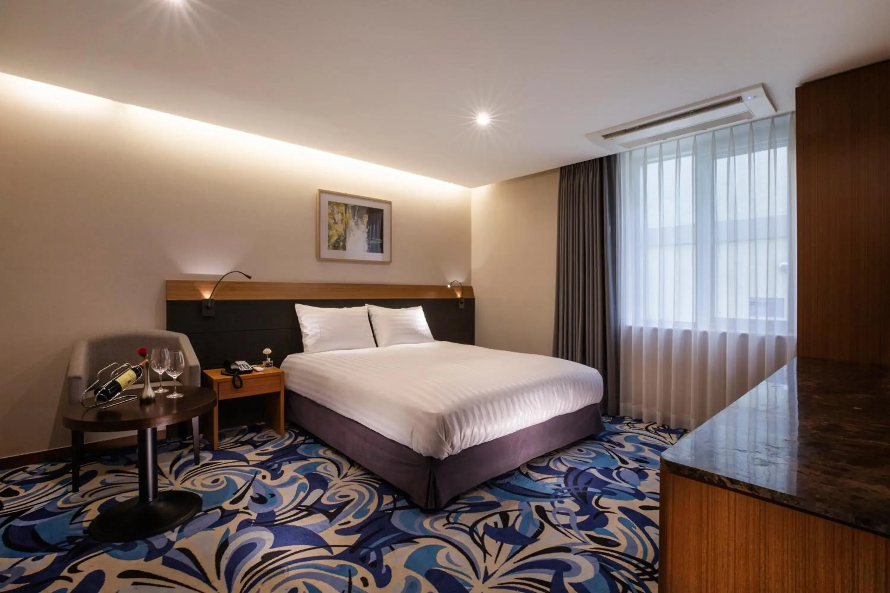 Superior Double Room in Shin Shin Hotel Jeju Airport Superior Double Room in Shin Shin Hotel Jeju Airport