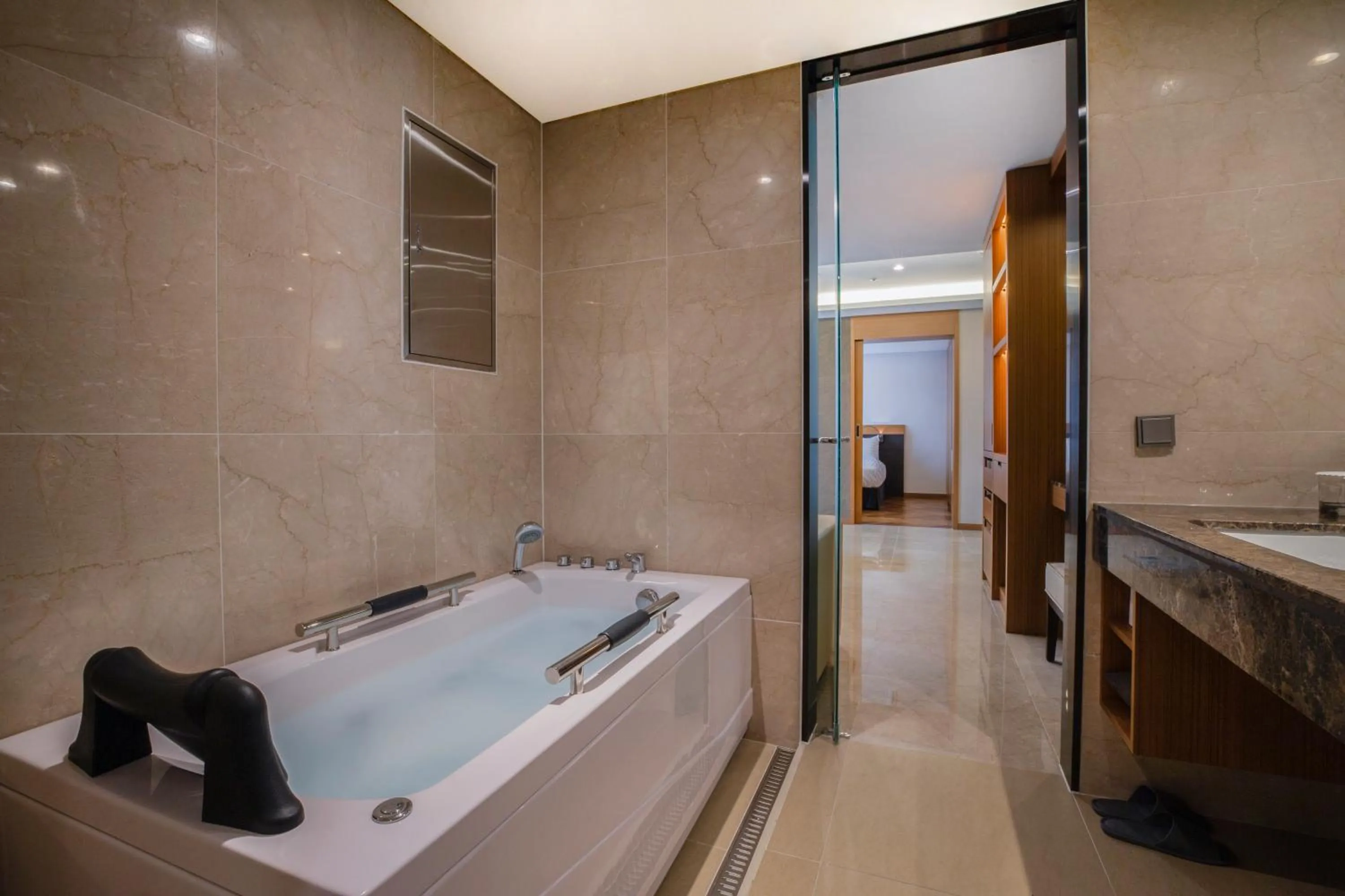 Shower in Shin Shin Hotel Jeju Airport