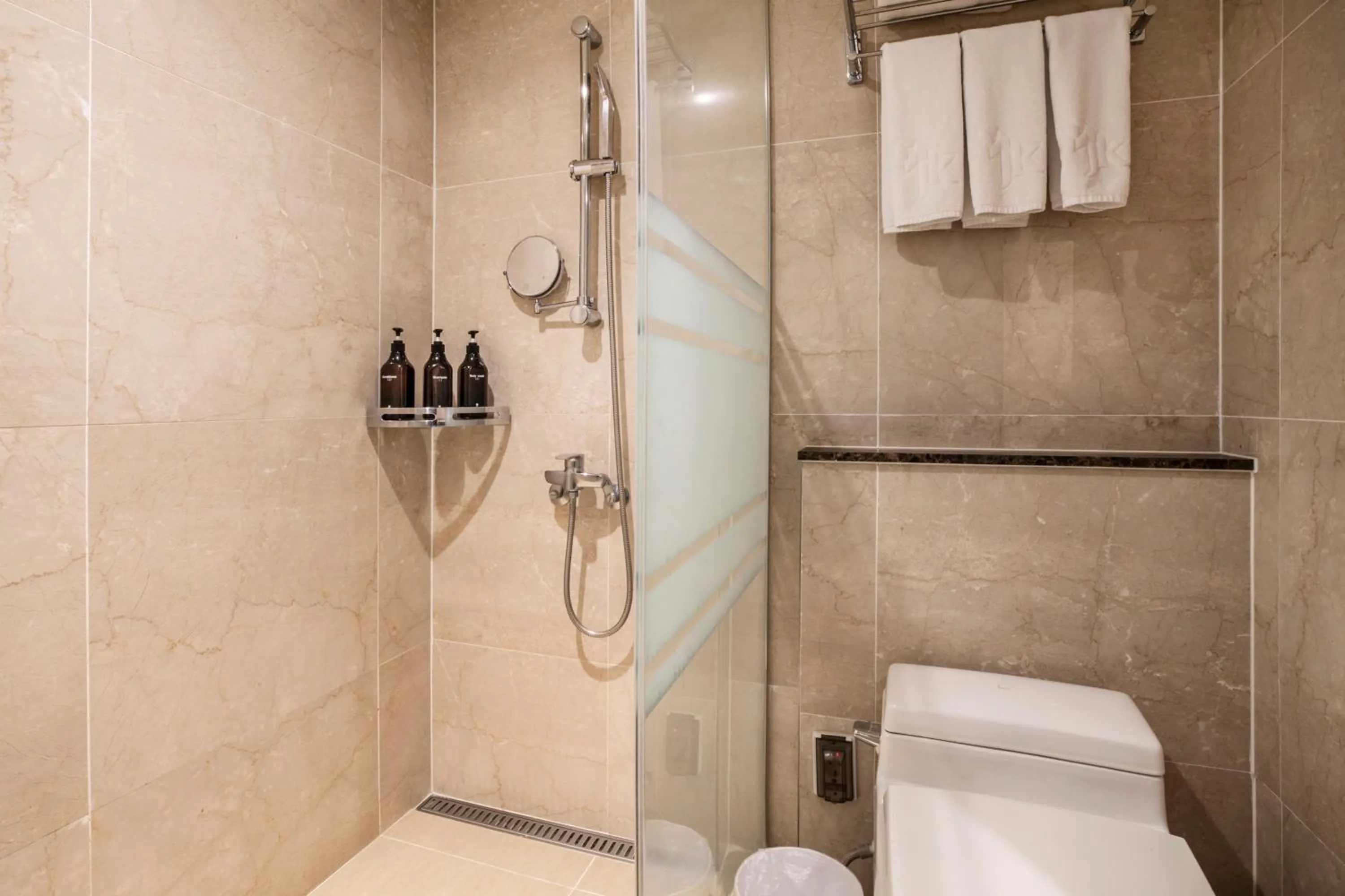 Shower in Shin Shin Hotel Jeju Airport