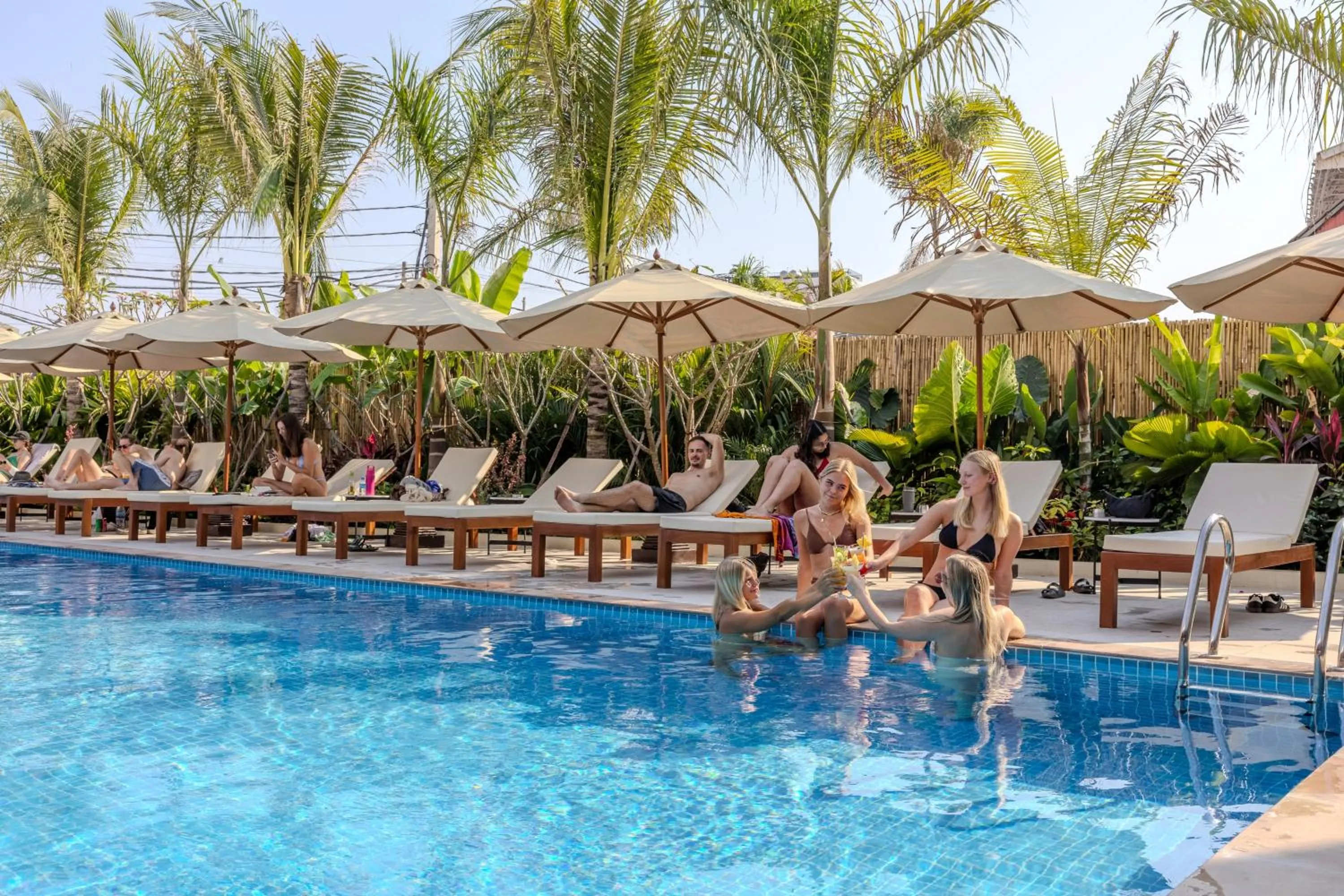 Swimming pool in Onederz Siem Reap