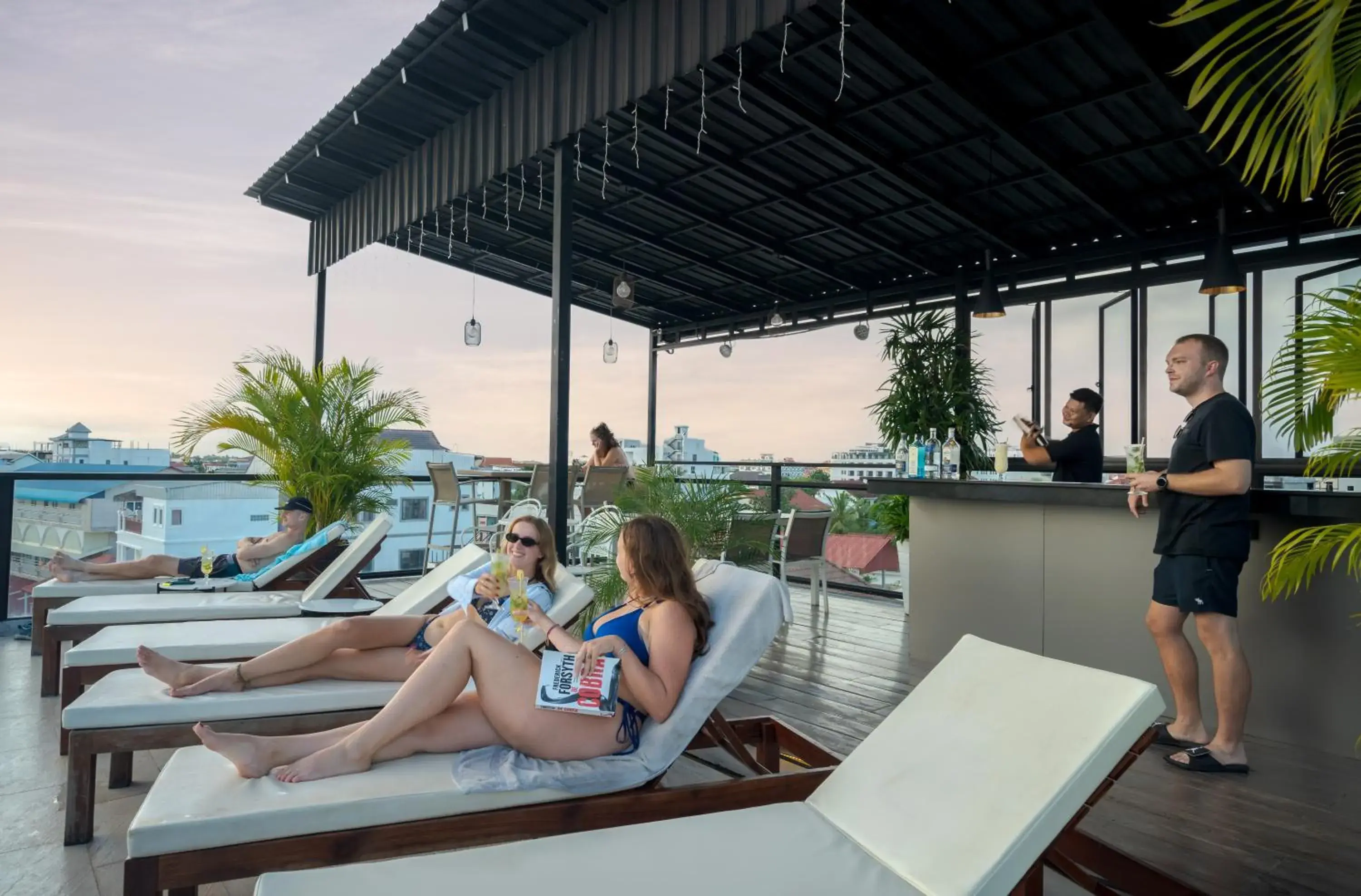 Lounge or bar in Onederz Siem Reap Lounge or bar in Onederz Siem Reap