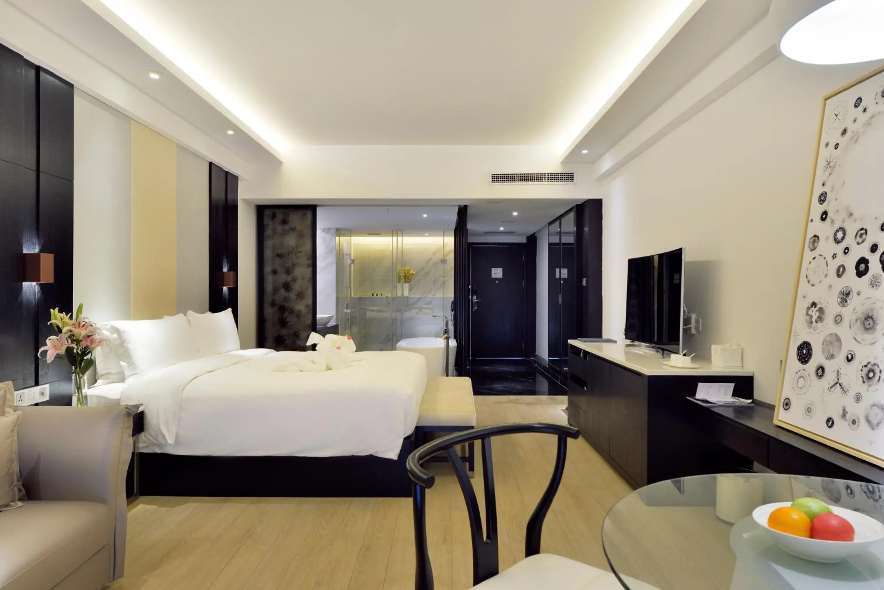 Property building, Bed in Palace Resort Yalong Bay Sanya Property building, Bed in Palace Resort Yalong Bay Sanya