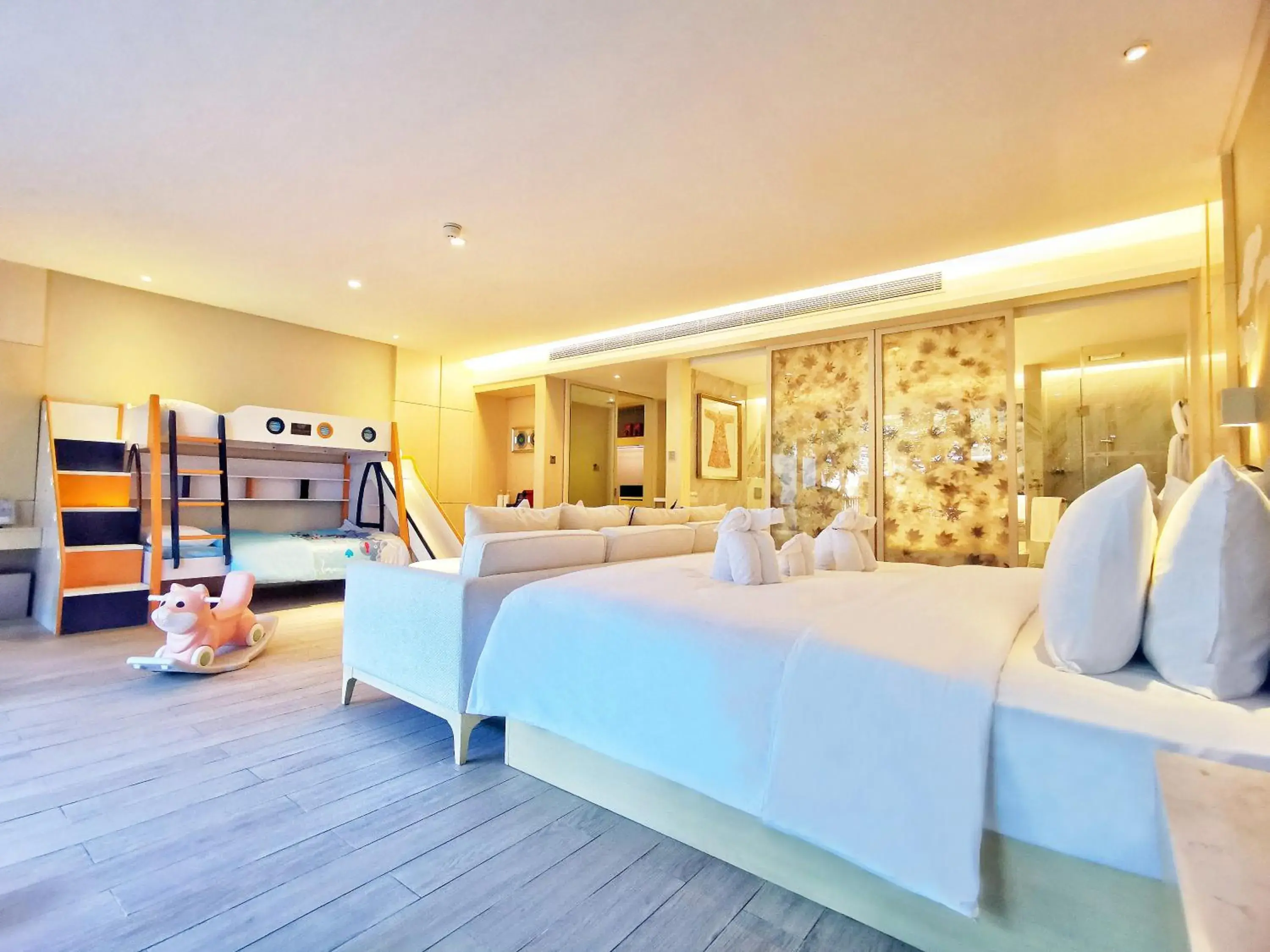 Bed in Palace Resort Yalong Bay Sanya Bed in Palace Resort Yalong Bay Sanya