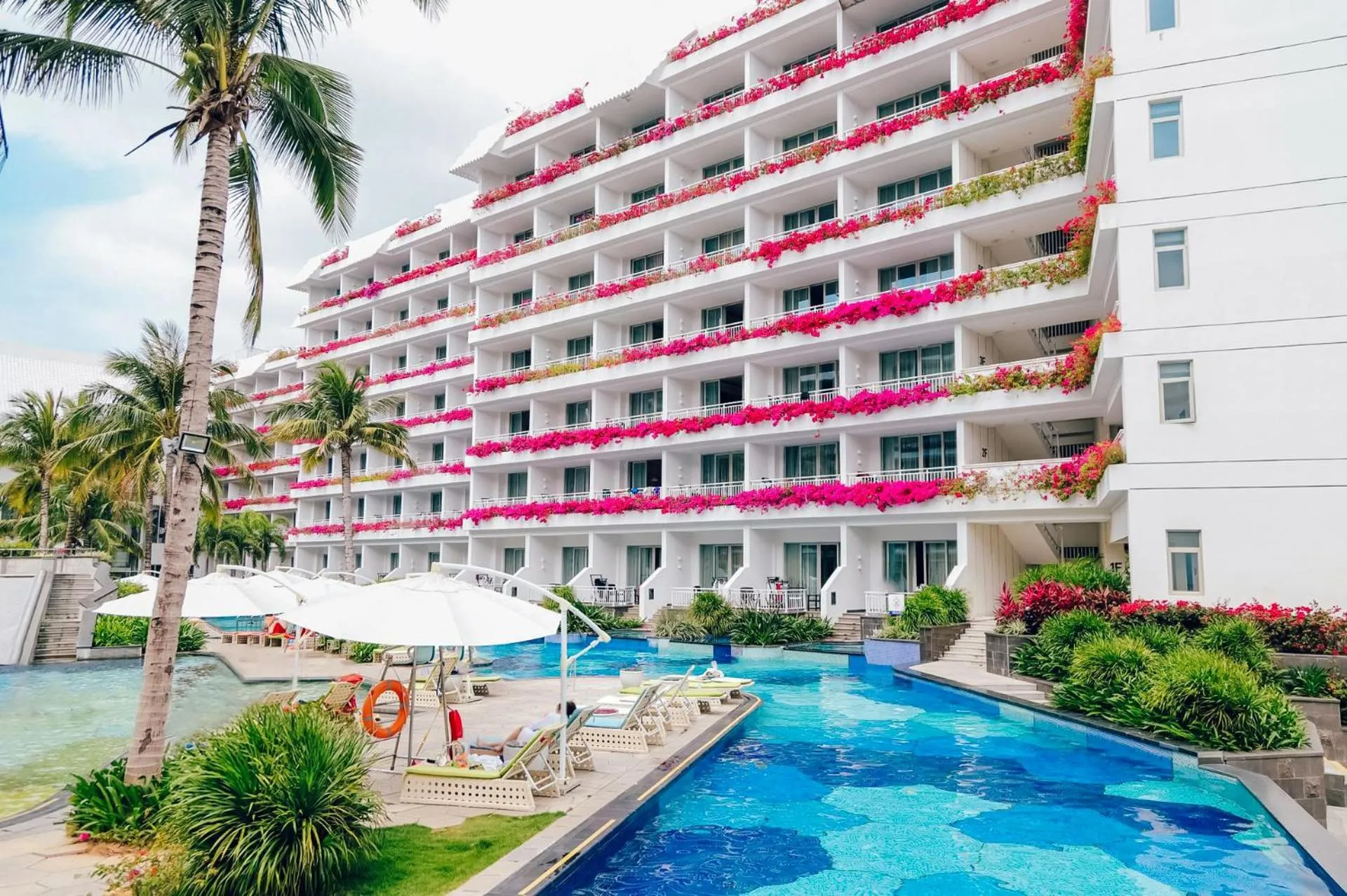 Property building in Palace Resort Yalong Bay Sanya