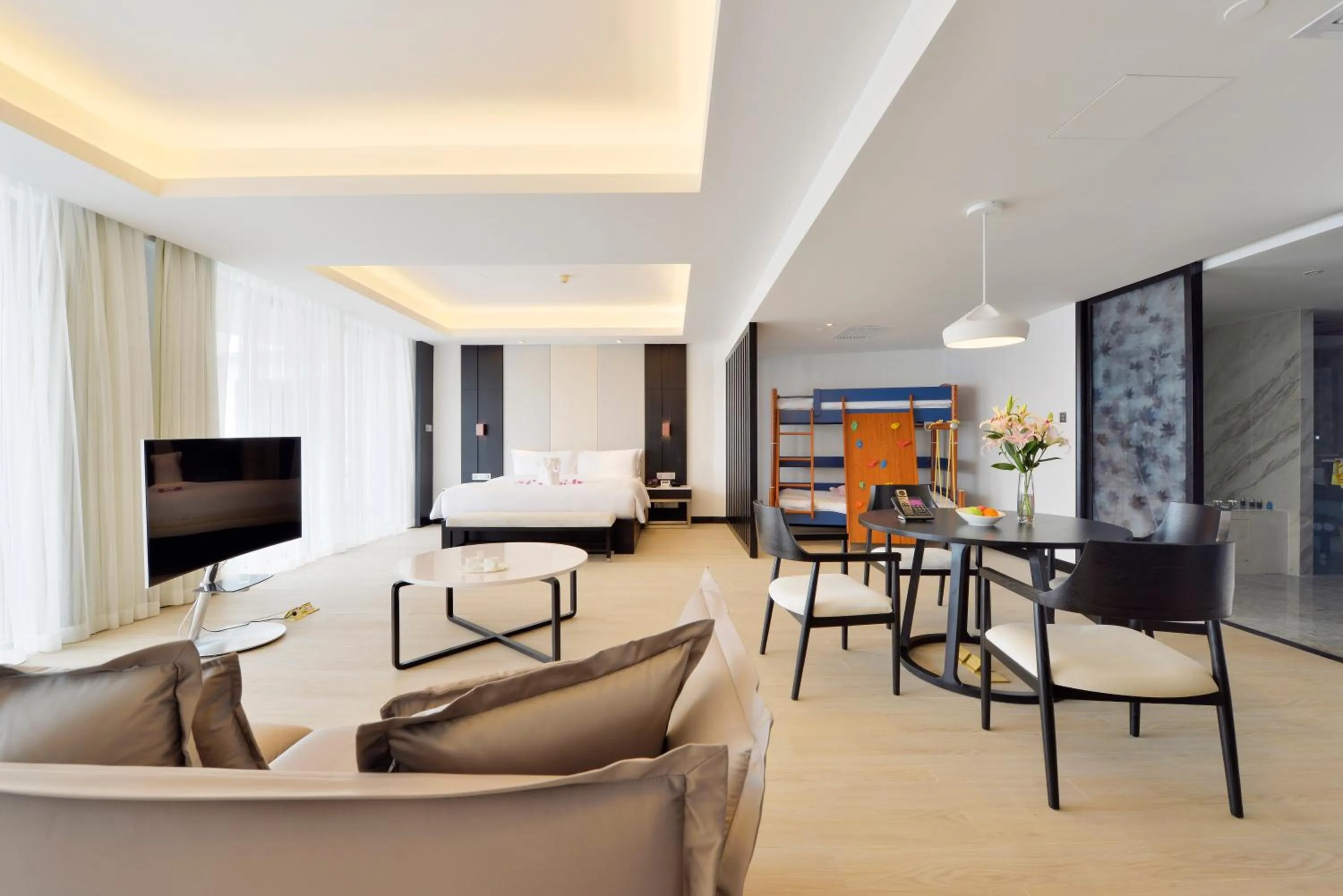 Living room in Palace Resort Yalong Bay Sanya