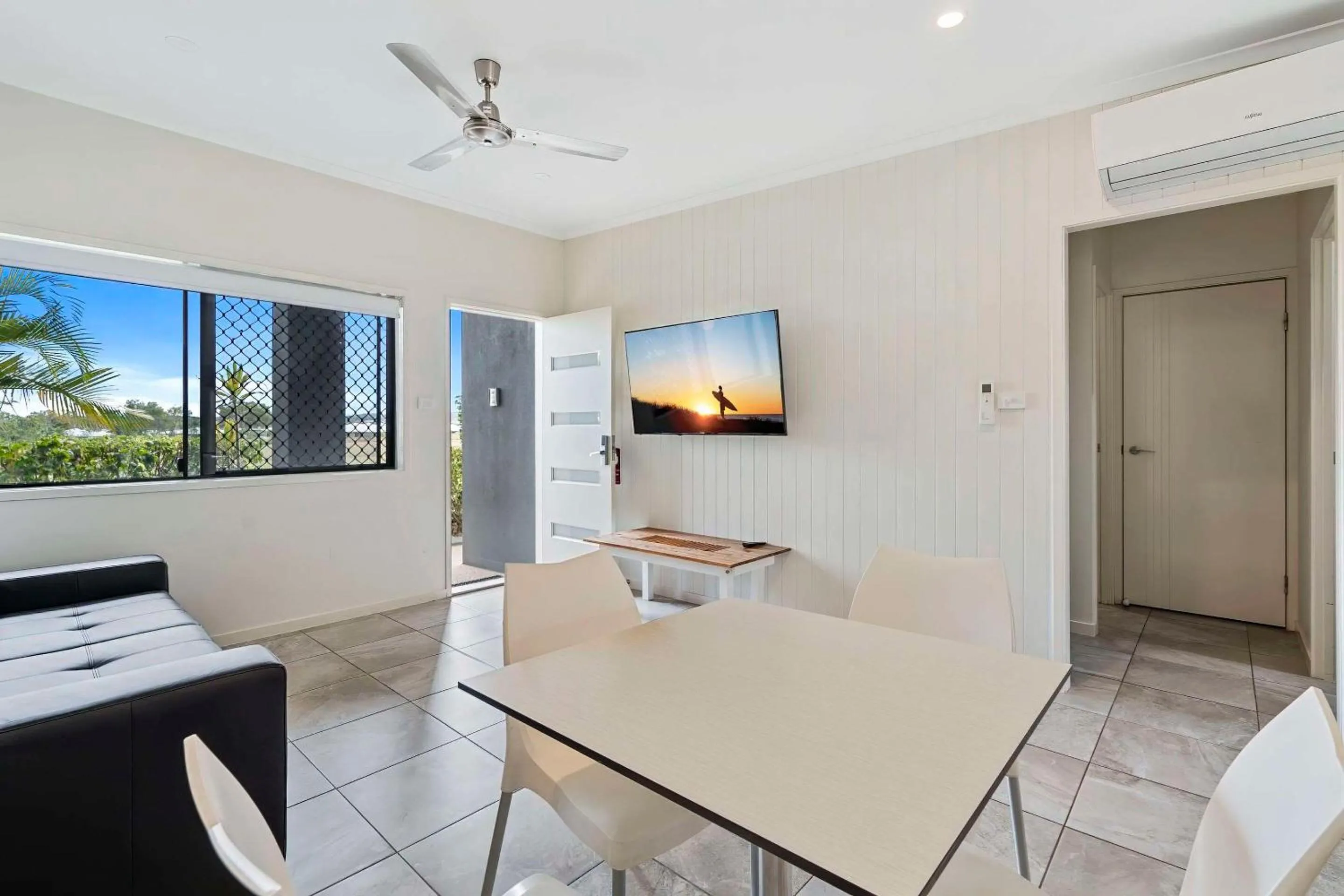 Communal lounge/ TV room in Quality Resort Parkhurst