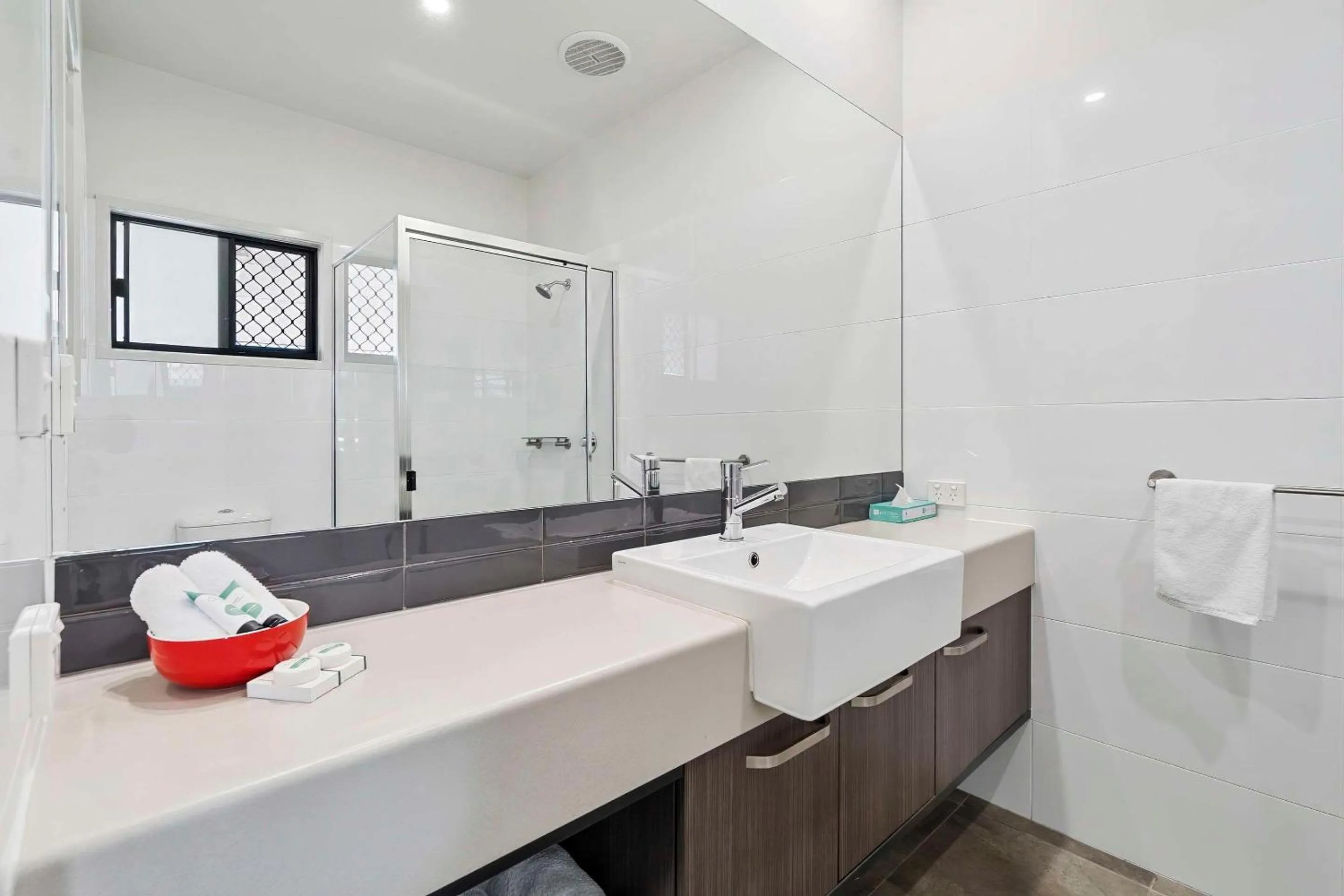 Shower in Quality Resort Parkhurst