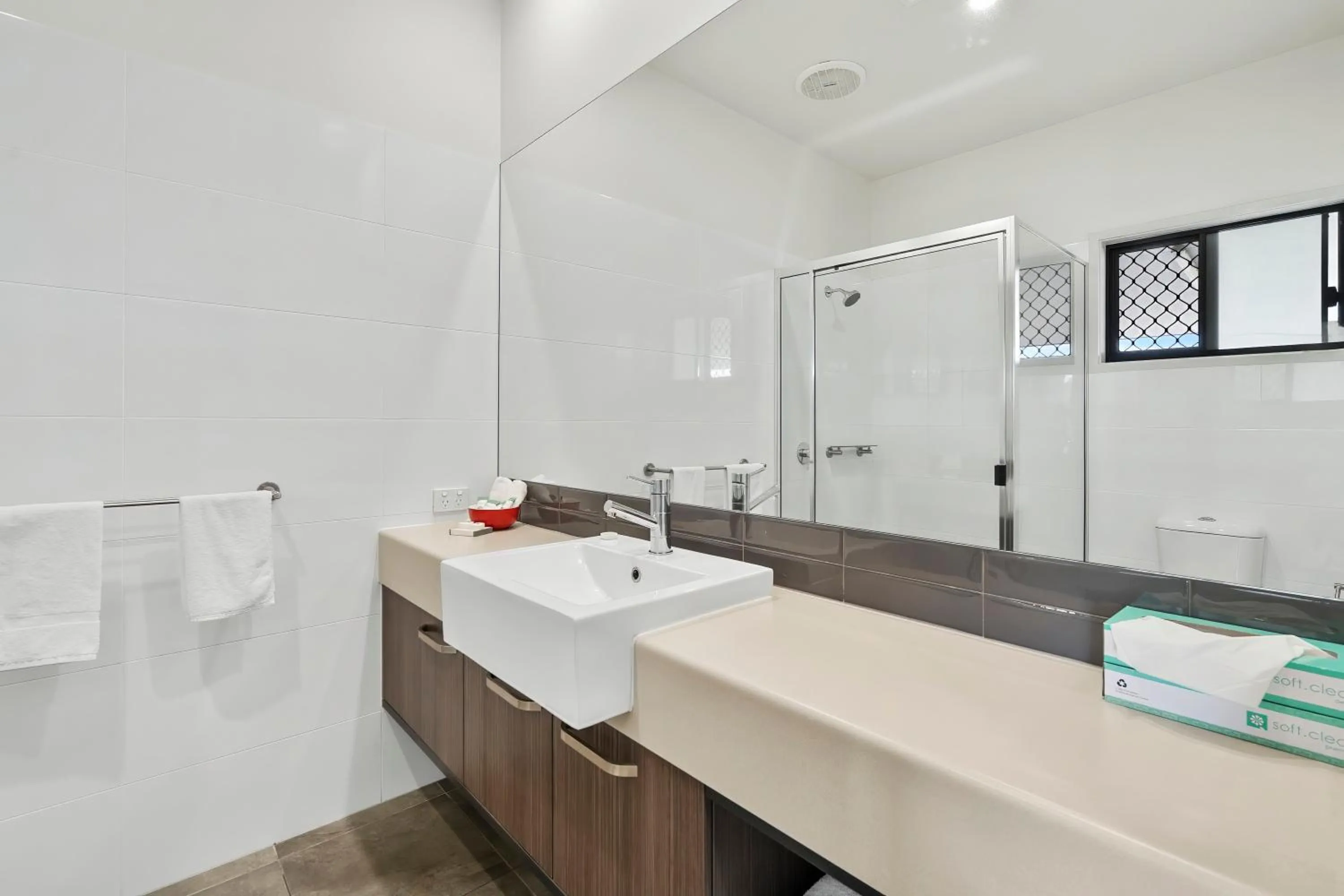 Shower in Quality Resort Parkhurst