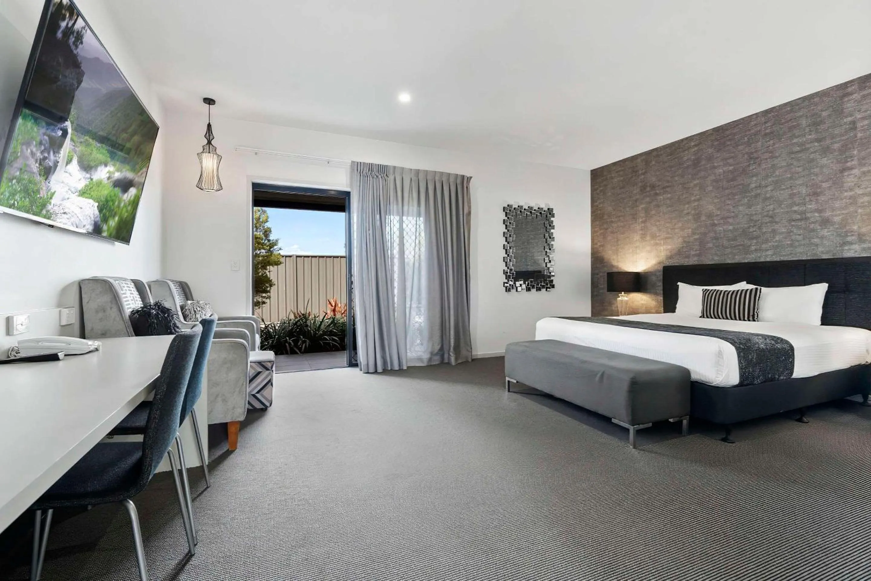 Bedroom, Bed in Quality Resort Parkhurst