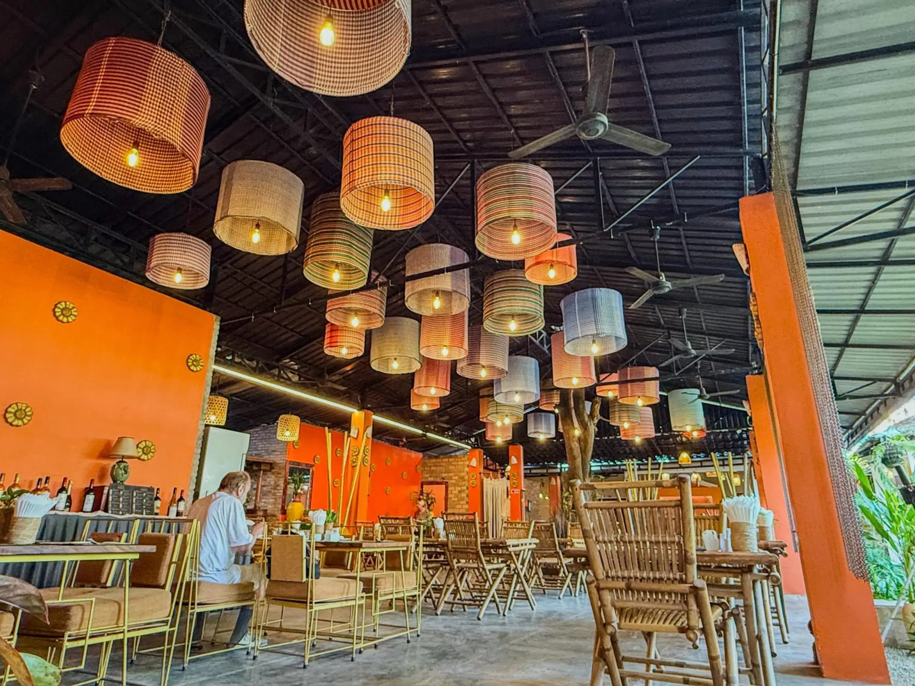 Restaurant/places to eat in Central Indochine D'angkor Hotel Restaurant/places to eat in Central Indochine D'angkor Hotel