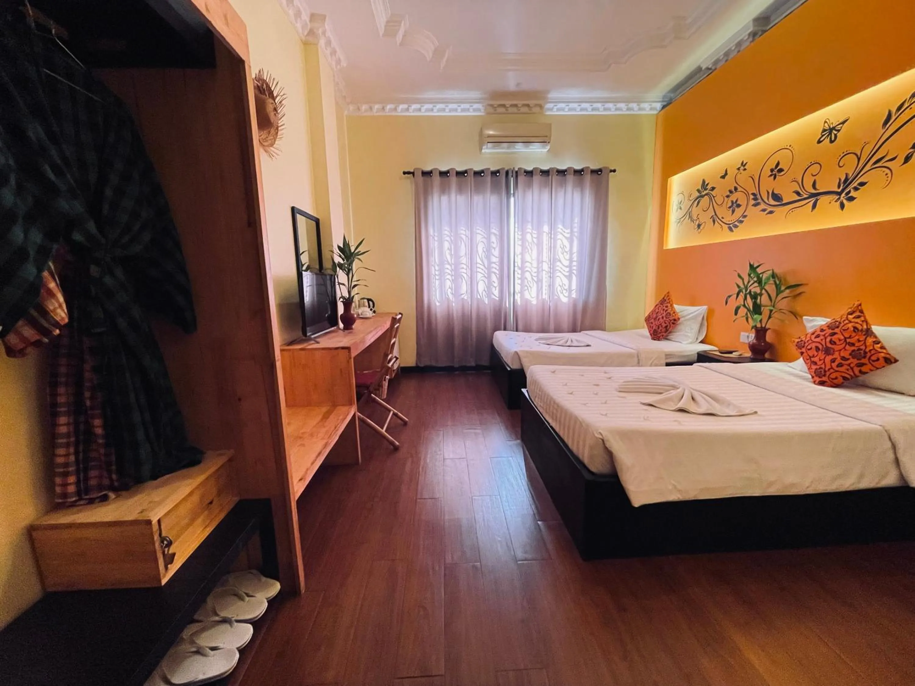 Bed in Central Indochine d'Angkor Hotel