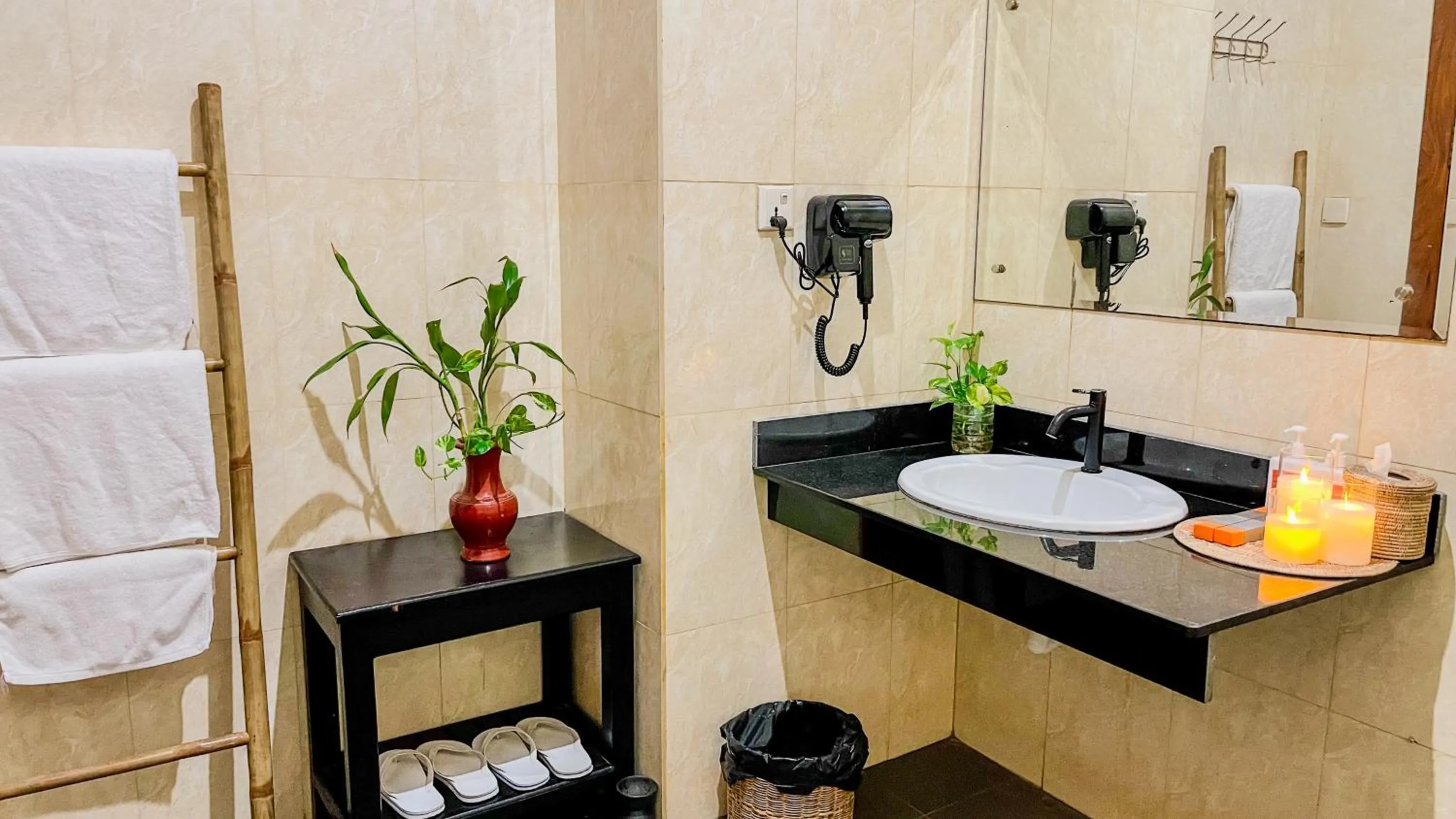 Bathroom in Central Indochine d'Angkor Hotel