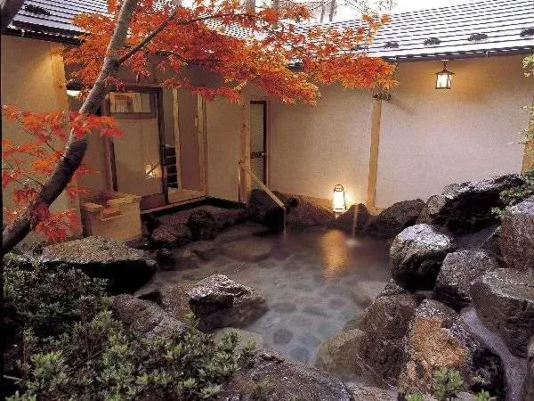 Open Air Bath in Shiobara Onsen Yama no Yado Shimofujiya