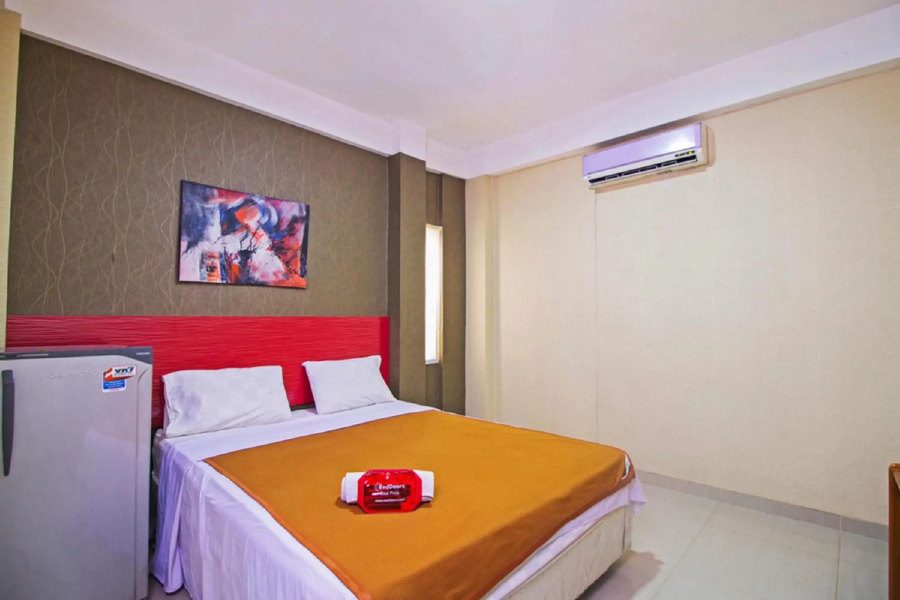 Bedroom, Bed in RedDoorz near Cilandak Town Square Bedroom, Bed in RedDoorz near Cilandak Town Square