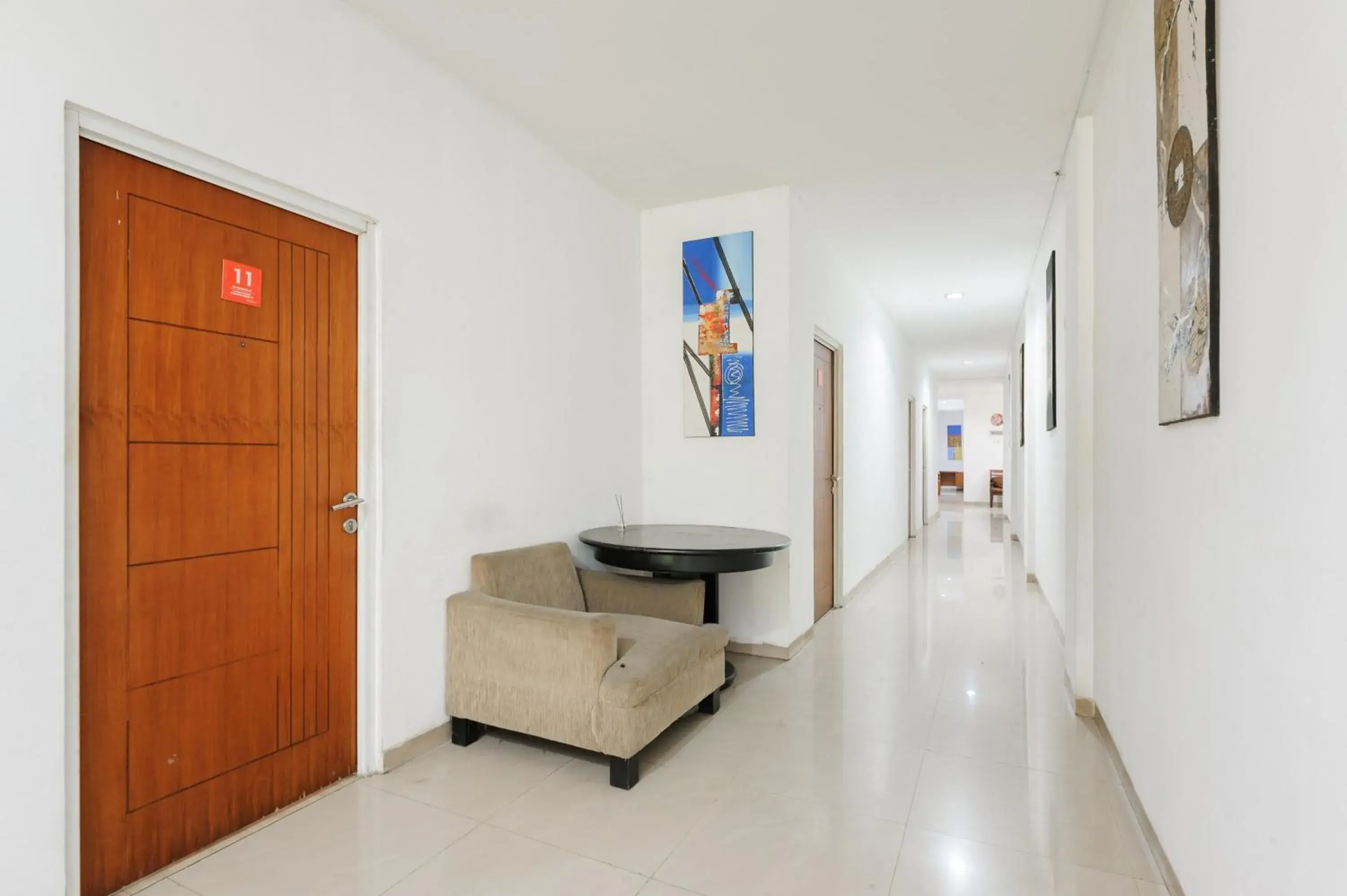 Seating area in RedDoorz near Cilandak Town Square Seating area in RedDoorz near Cilandak Town Square