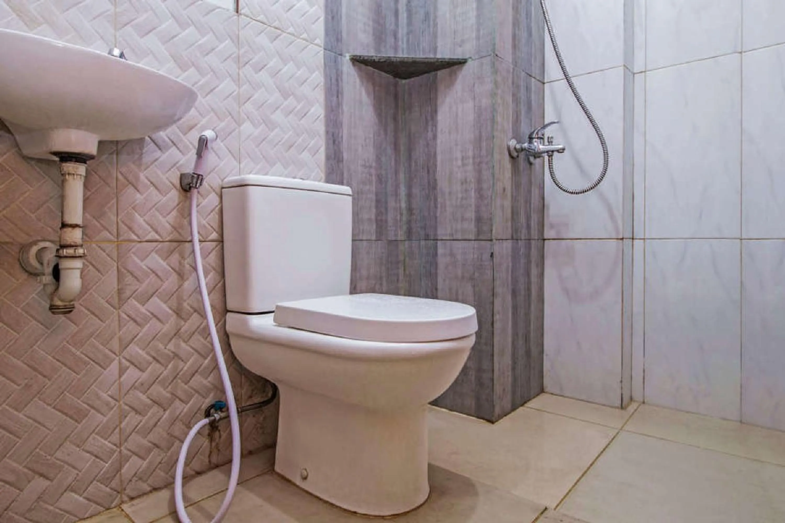 Bathroom in RedDoorz near Cilandak Town Square