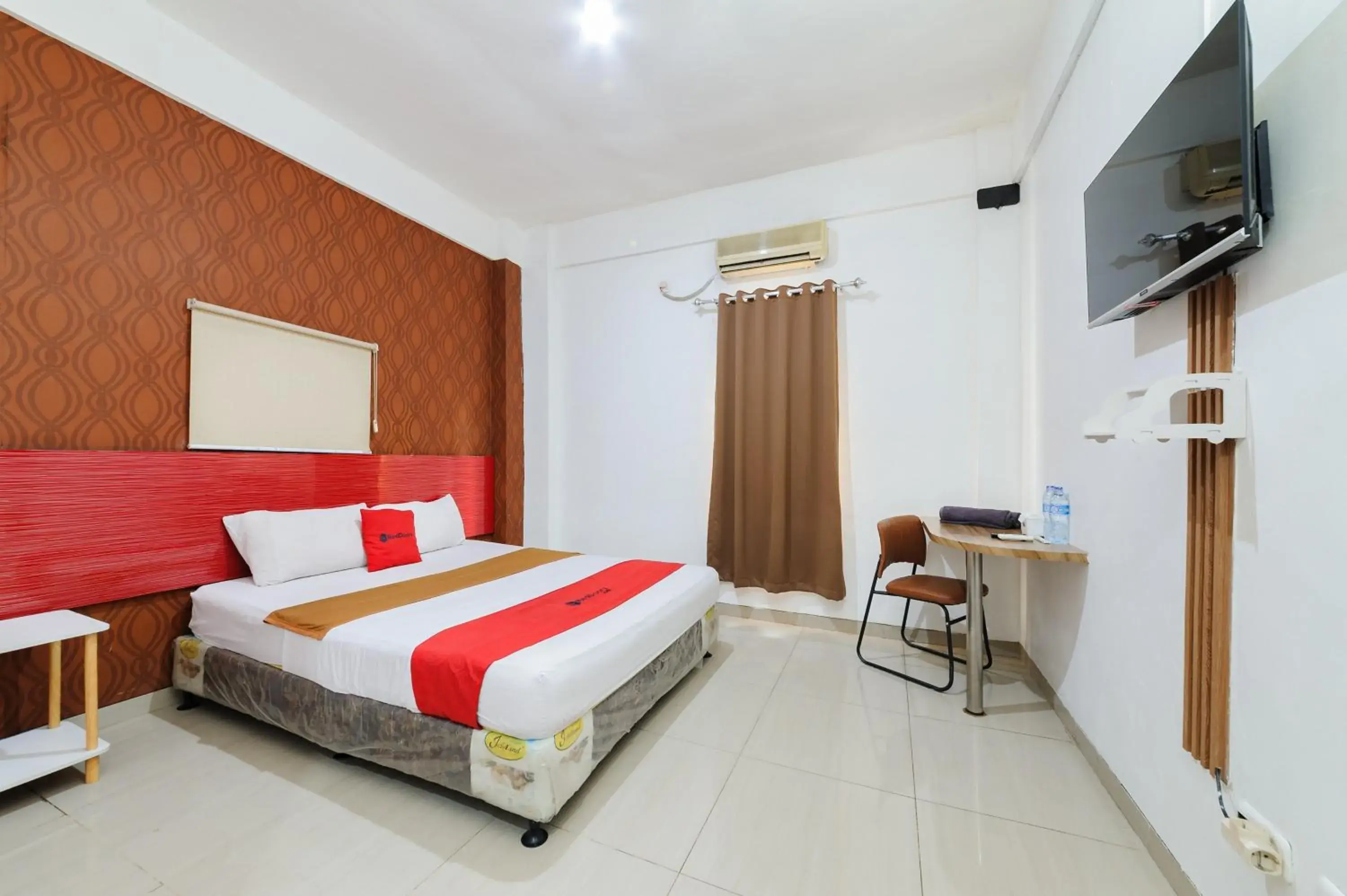 RedDoorz near Cilandak Town Square RedDoorz near Cilandak Town Square