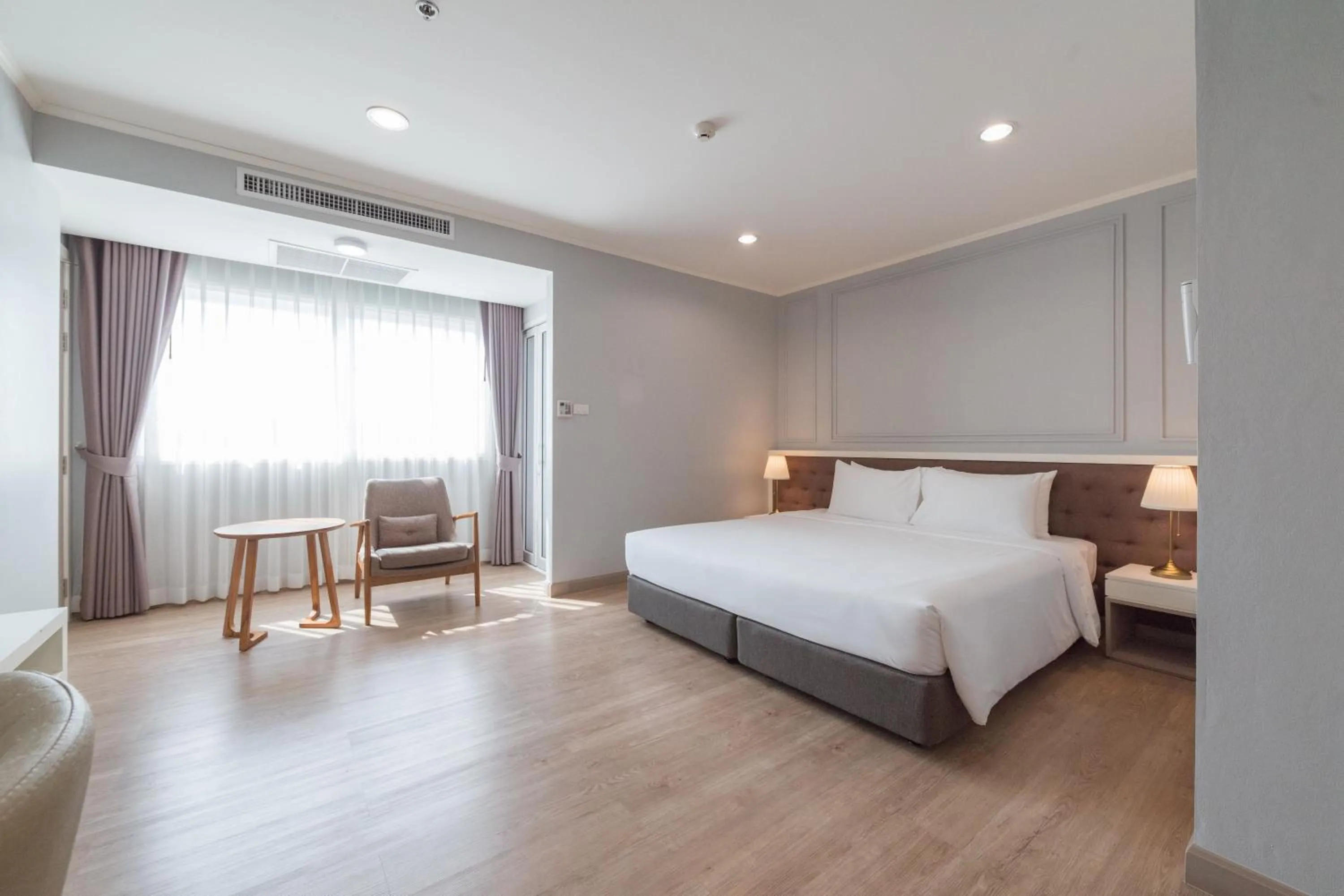 Photo of the whole room, Bed in Jasmine Resort Sriracha