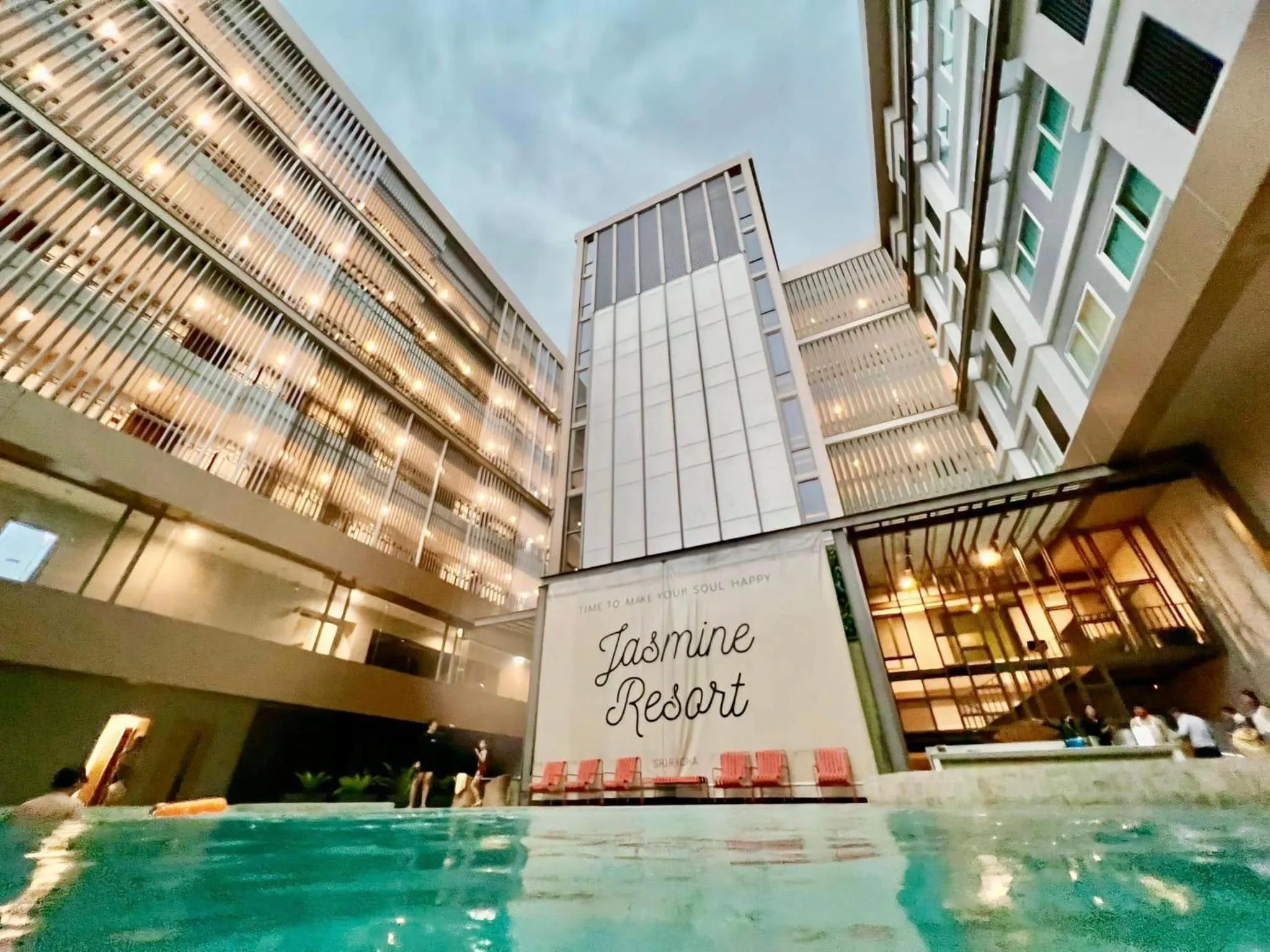 Property building in Jasmine Resort Sriracha