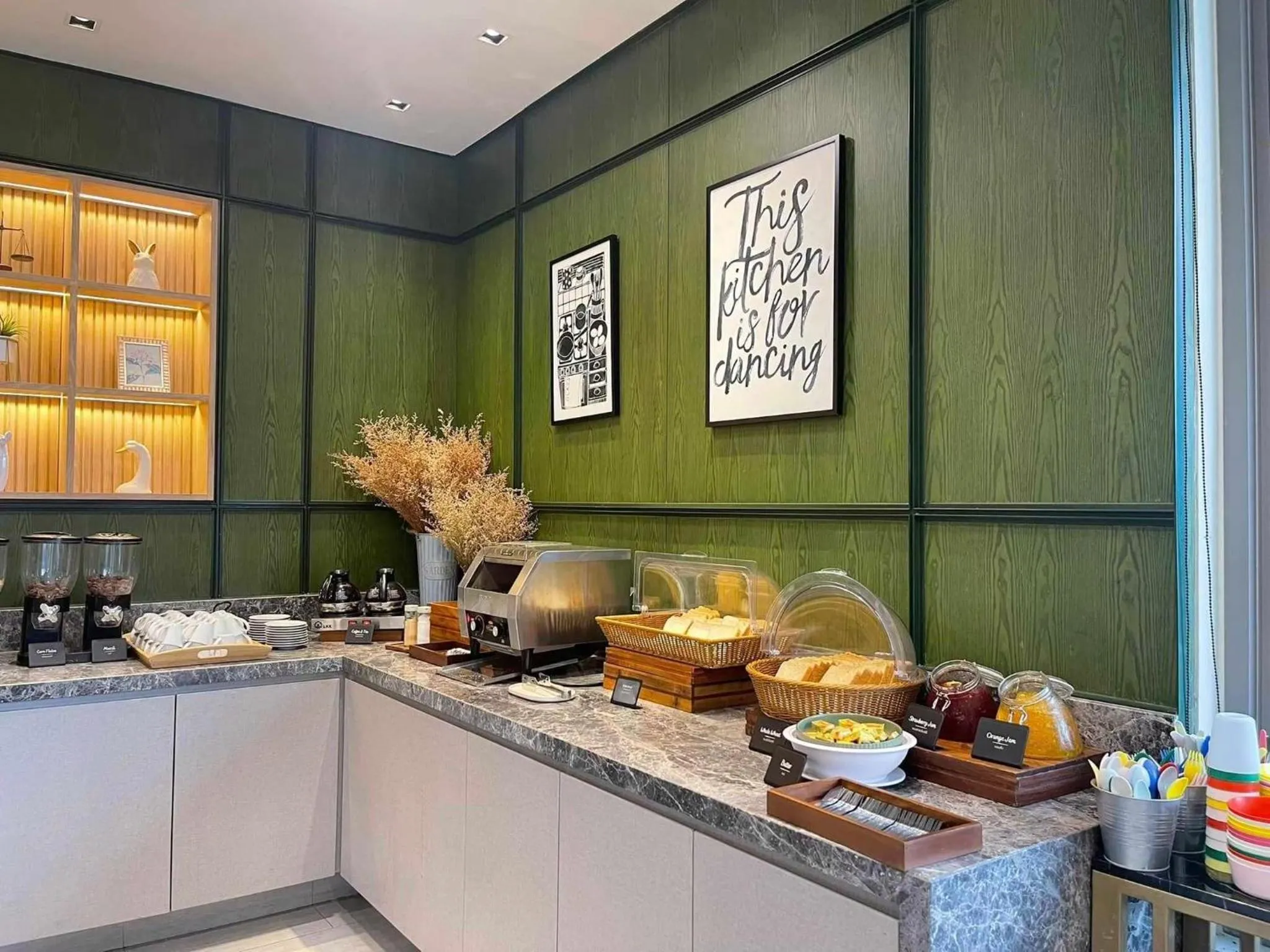 Food and drinks in Jasmine Resort Sriracha