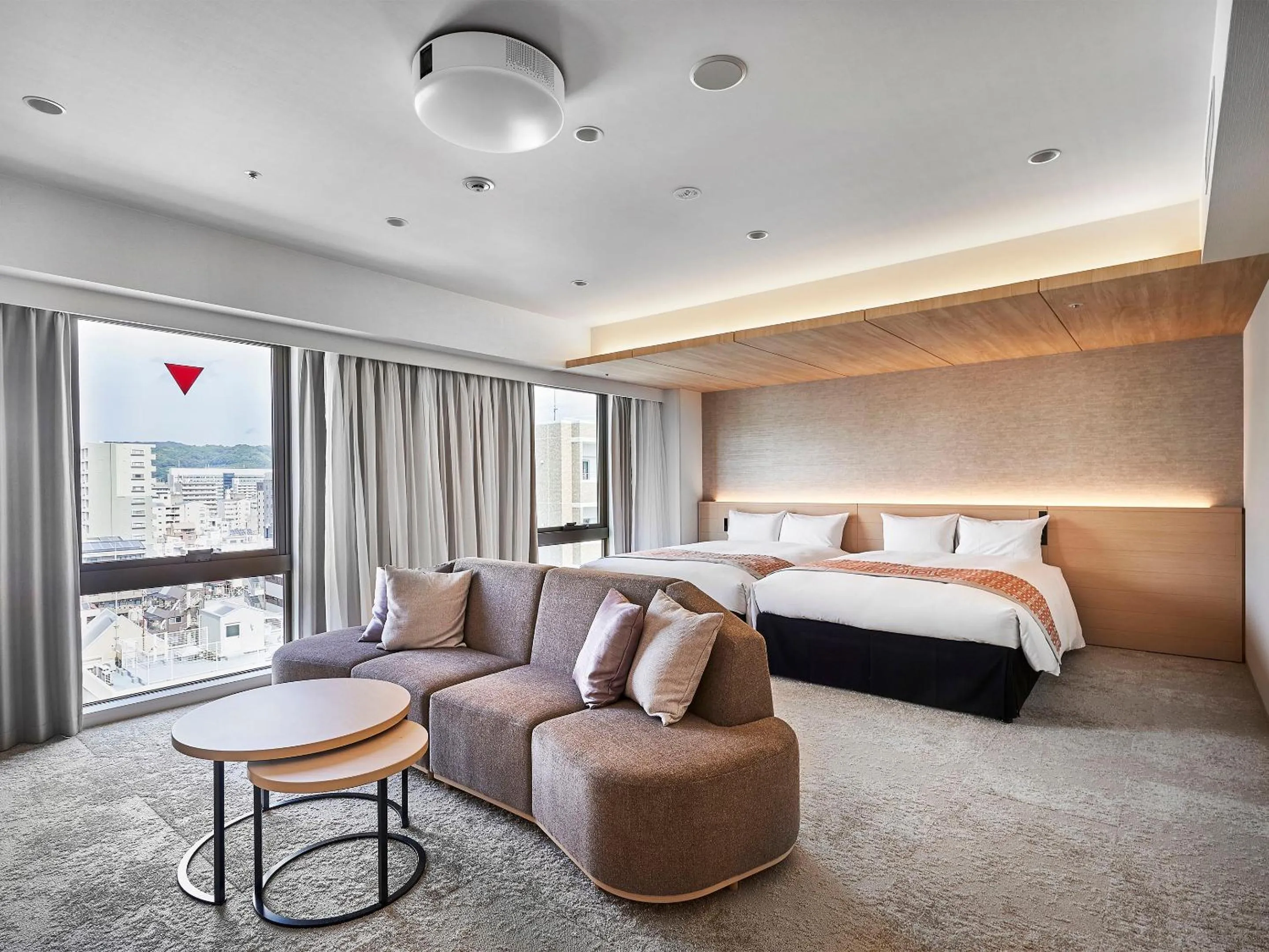 Living room, Bed in Daiwa Roynet Hotel Matsuyama